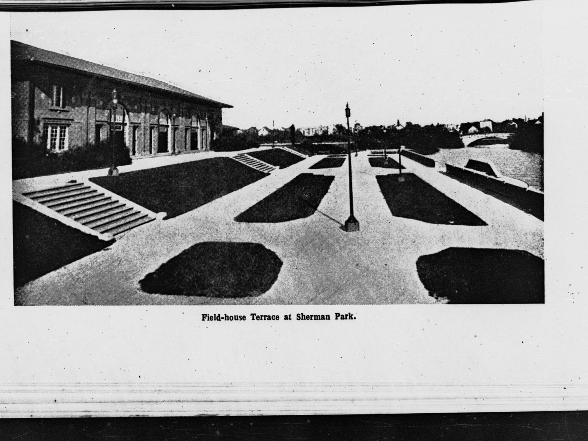 Field-house terrace at Sherman Park, Chicago USA - Public Works Report Town Planner, 1916.