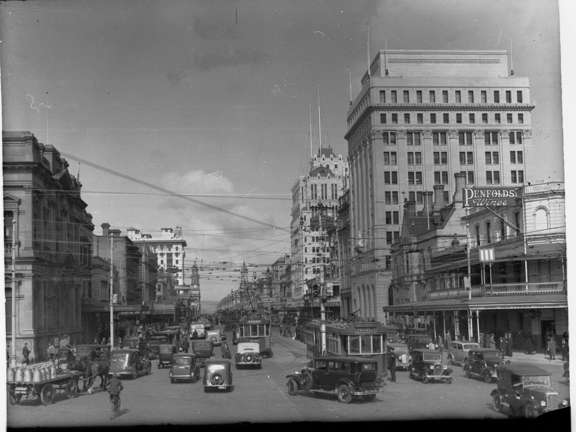 King William Street Looking South