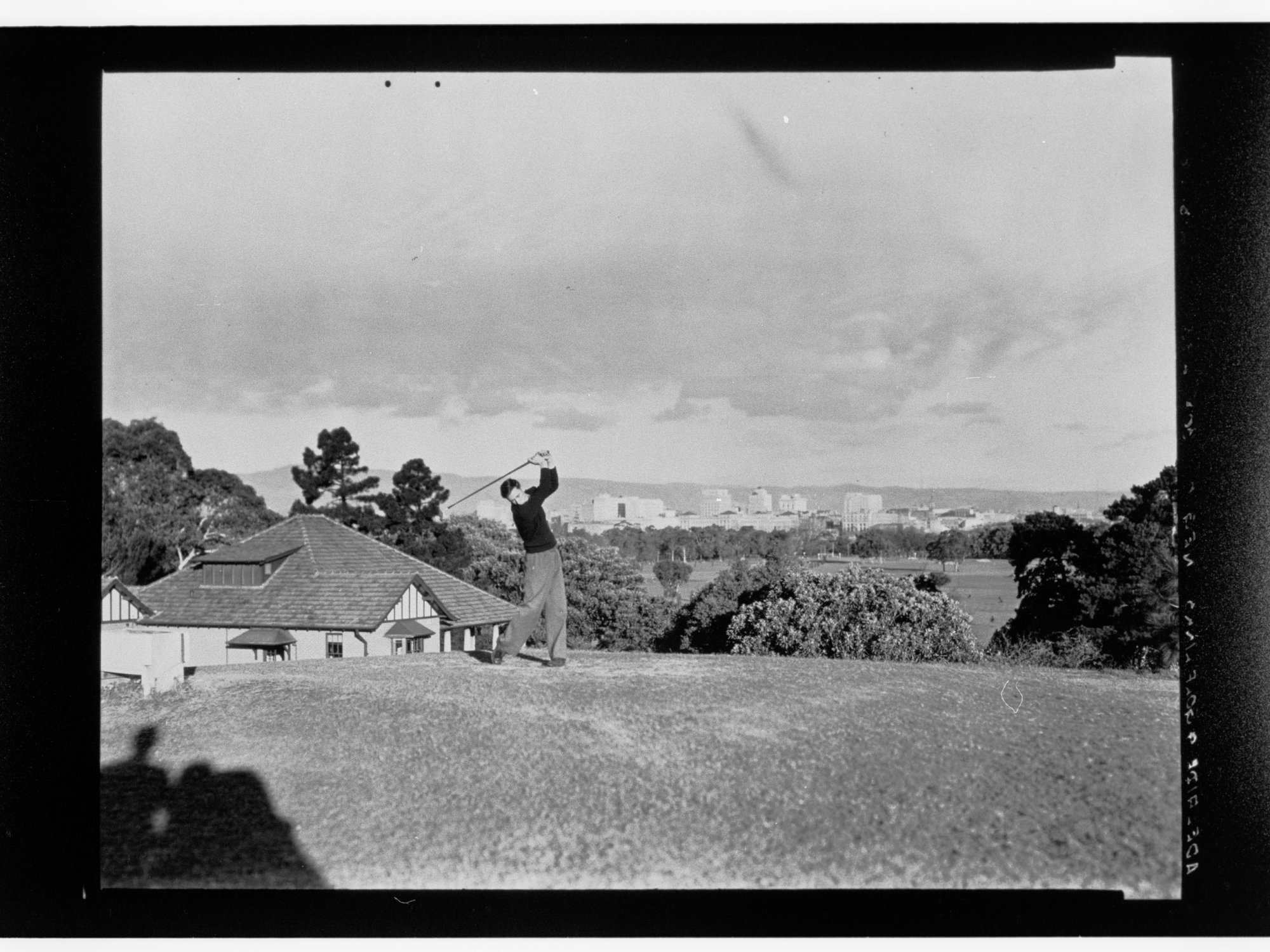 Adelaide Golf Links - man playing golf
