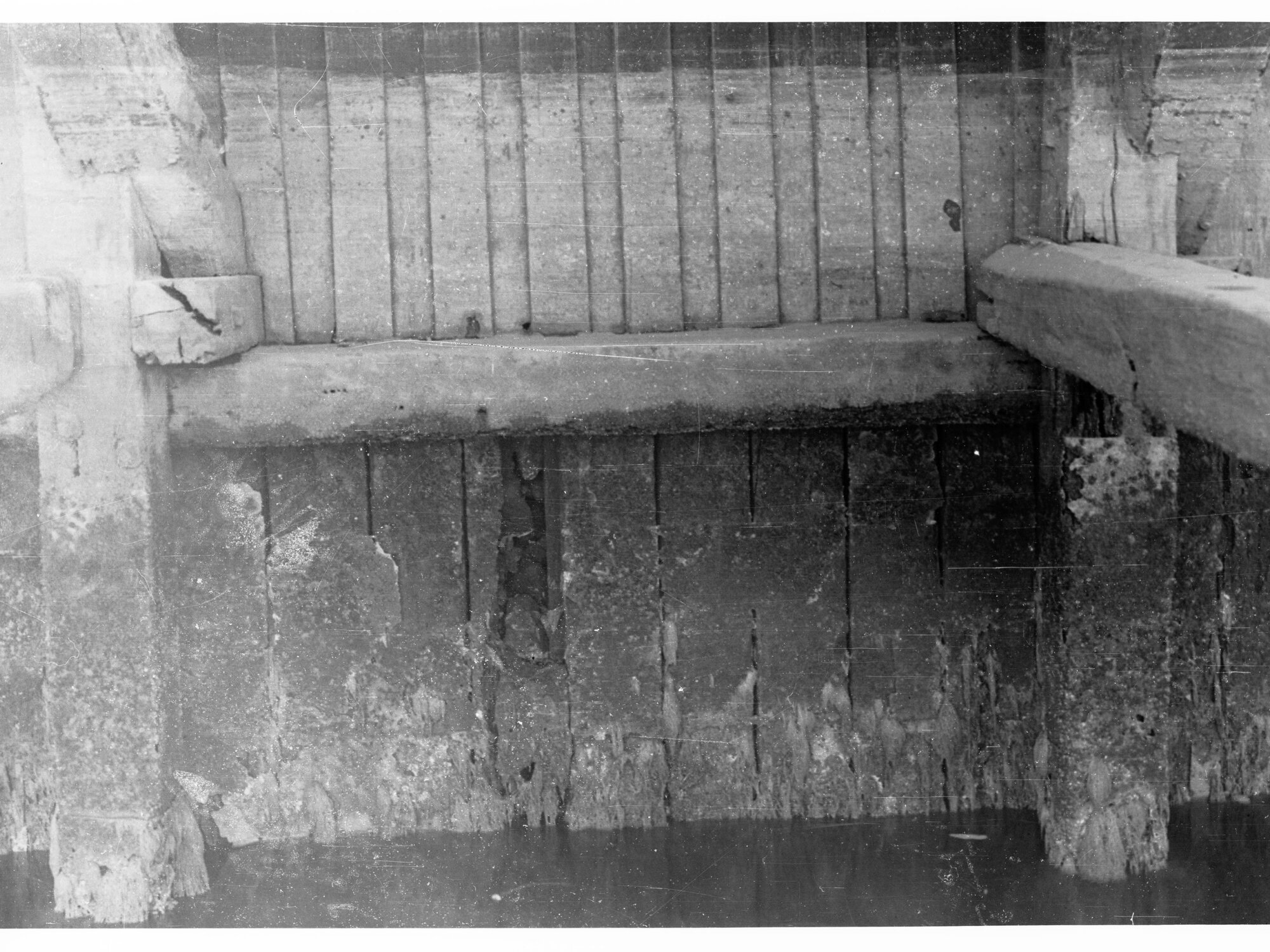 Under McLaren Wharf
