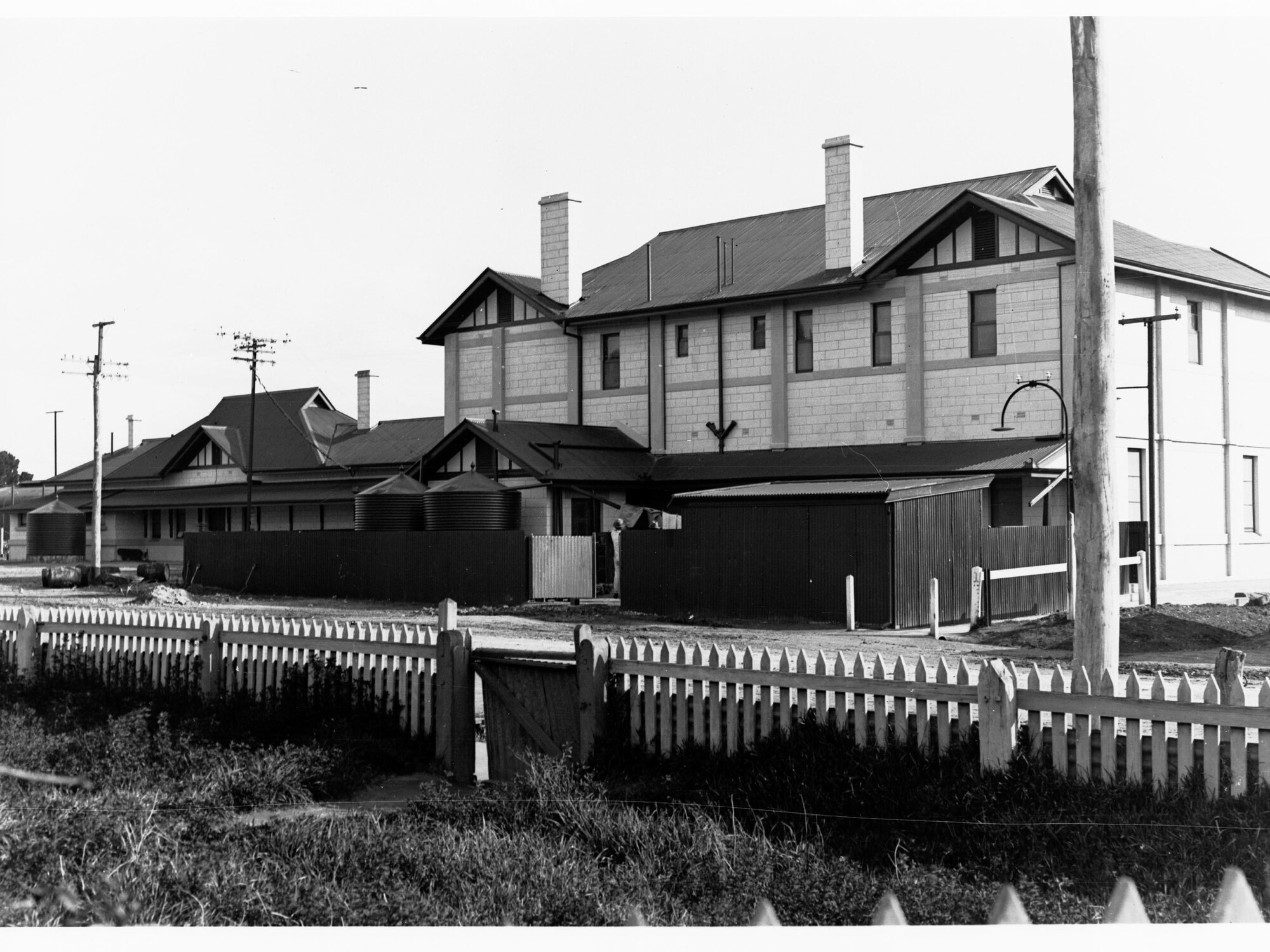 Gladstone Railway Station