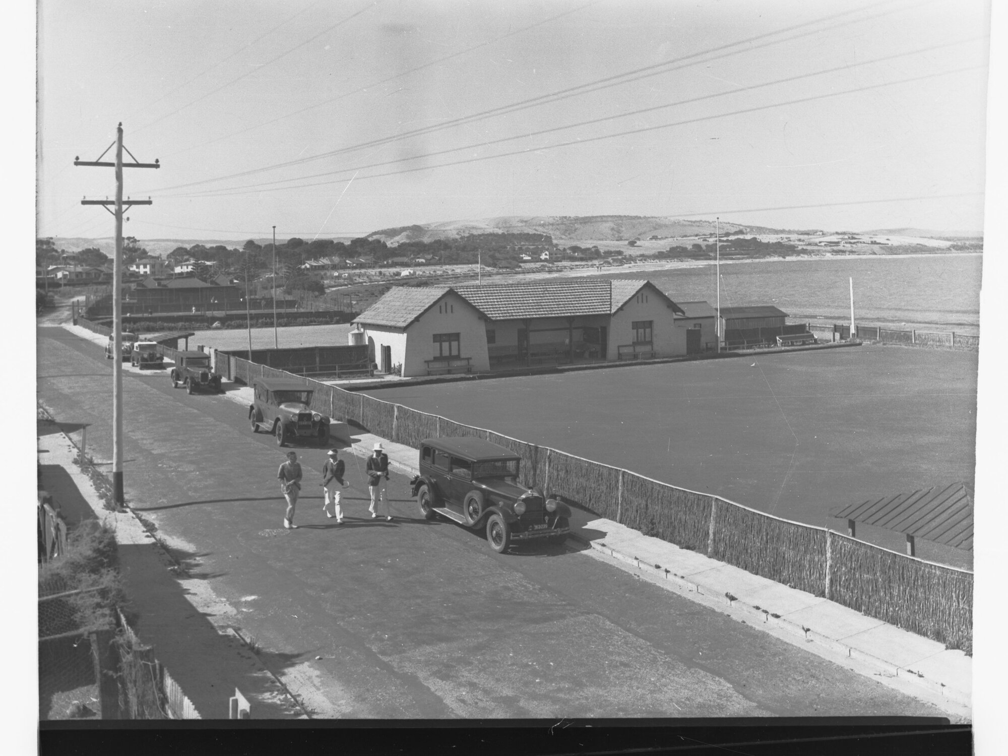 Victor Harbor Showing Automobiles
