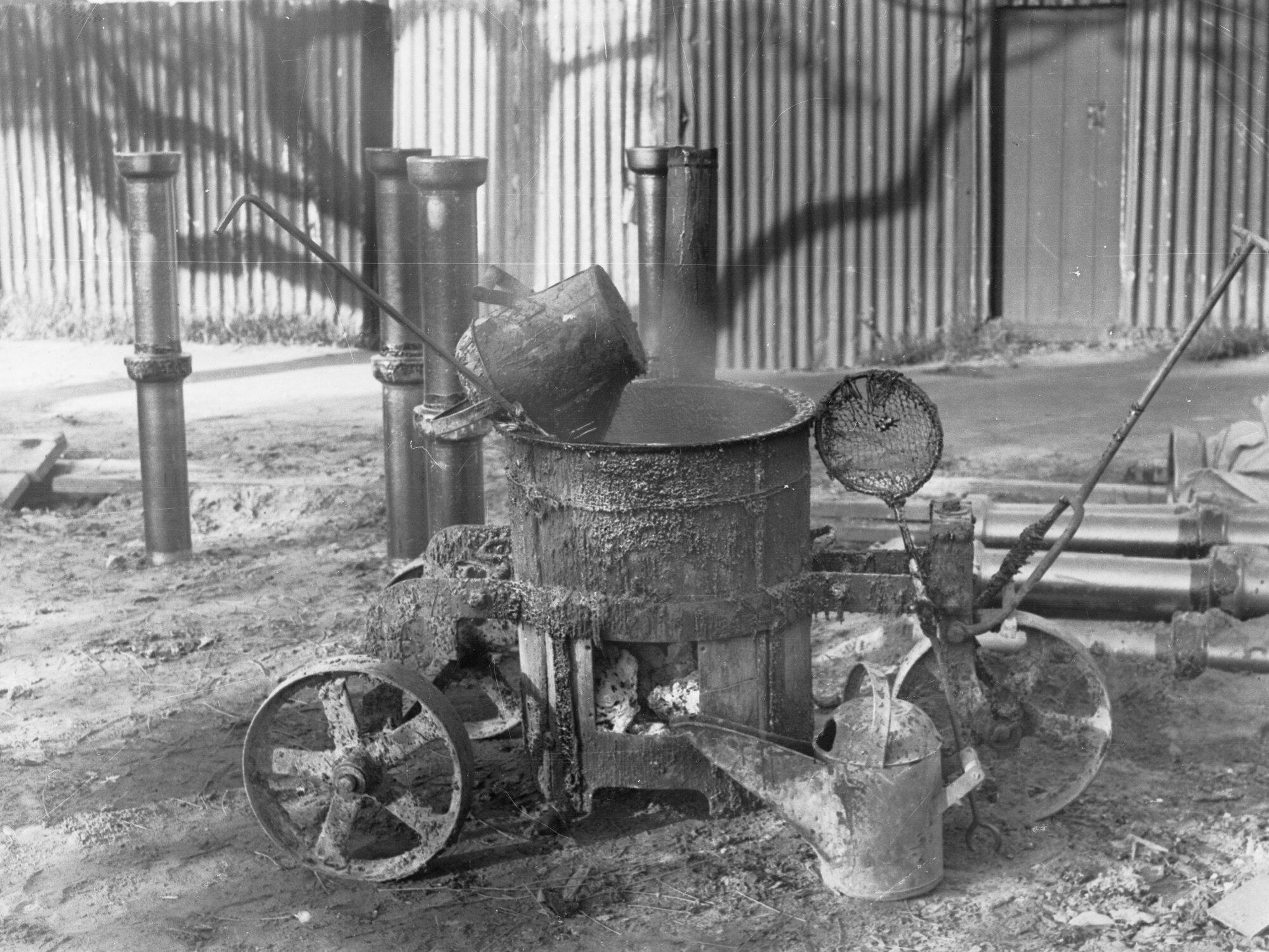 Sewers Department, Alberton, joining pipes