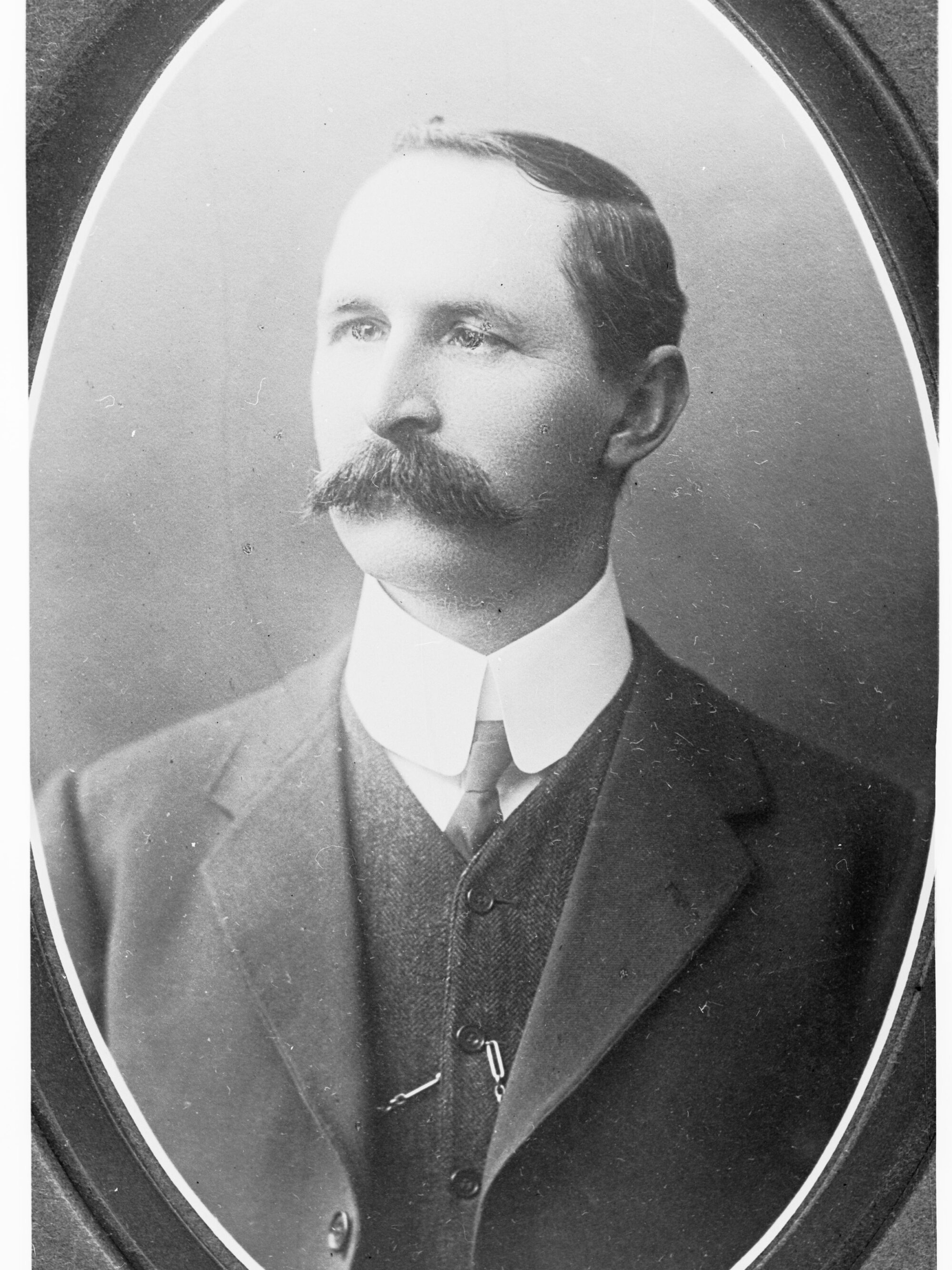 Portrait of an unidentified man - no information recorded