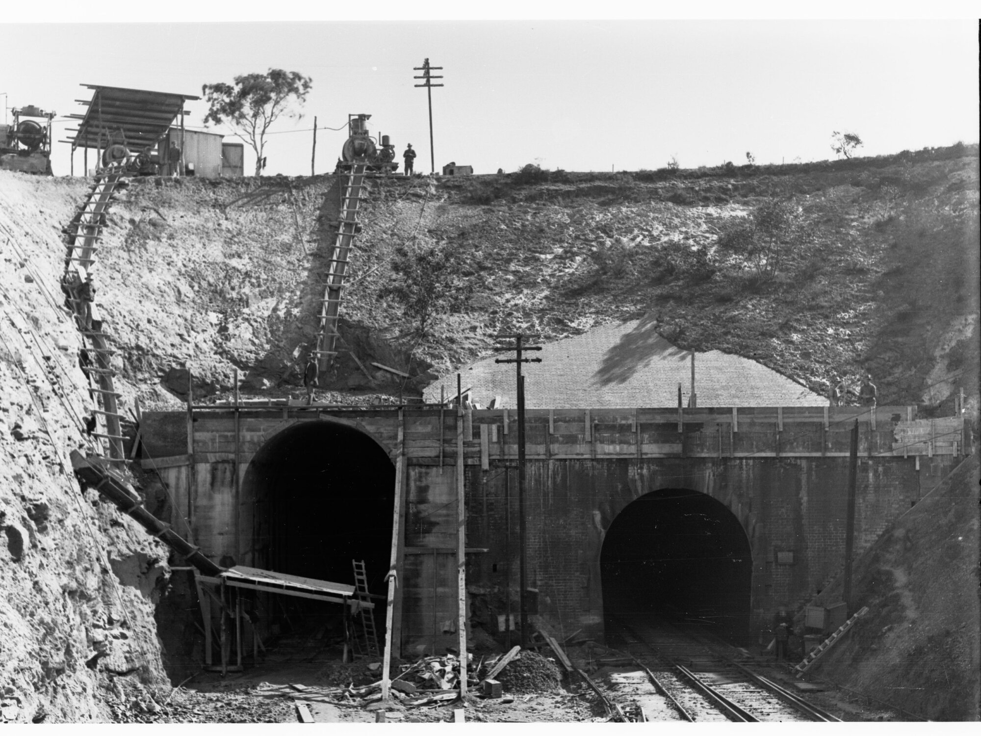 Eden Hills railway tunnel under construction