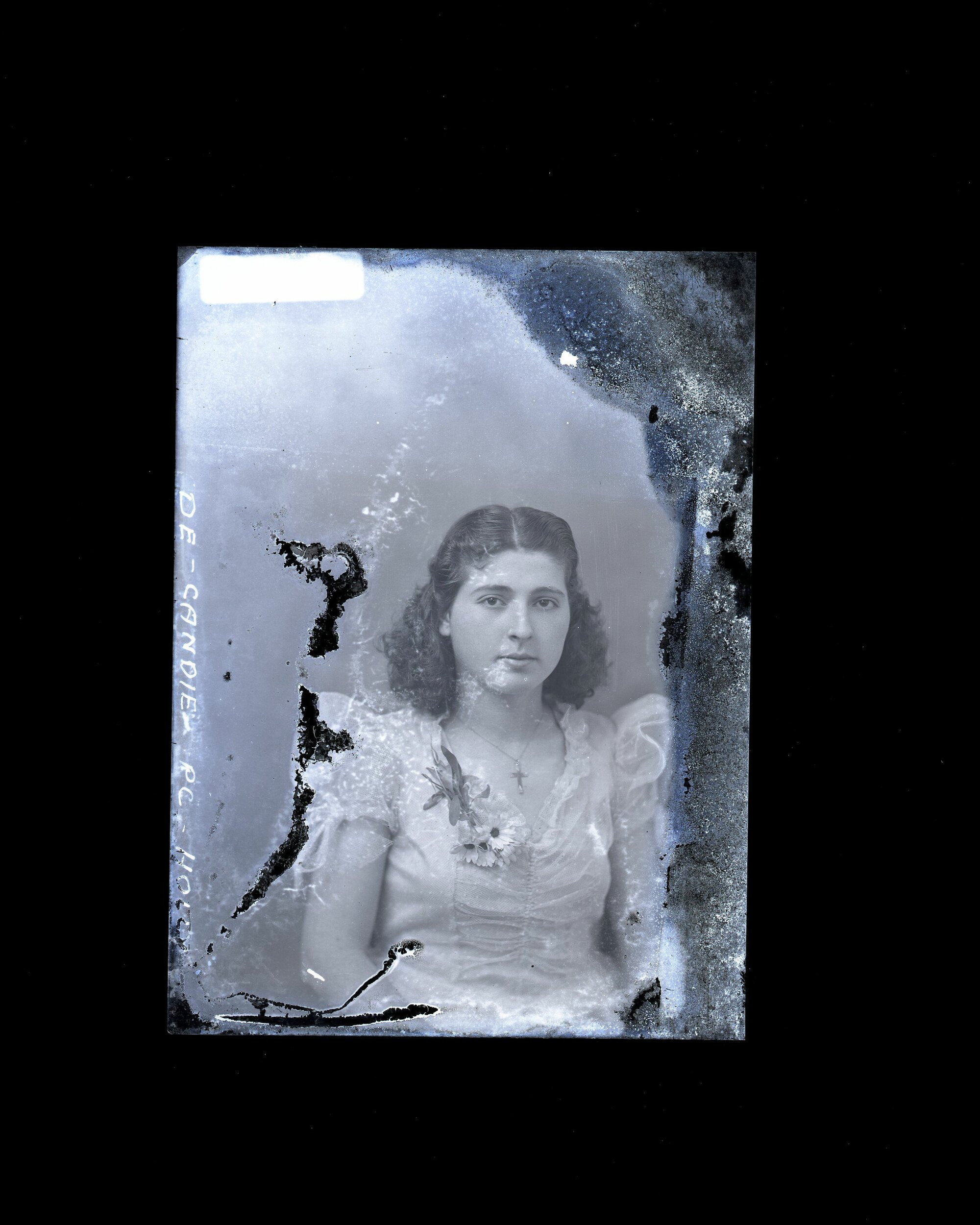 Woman - De Candie