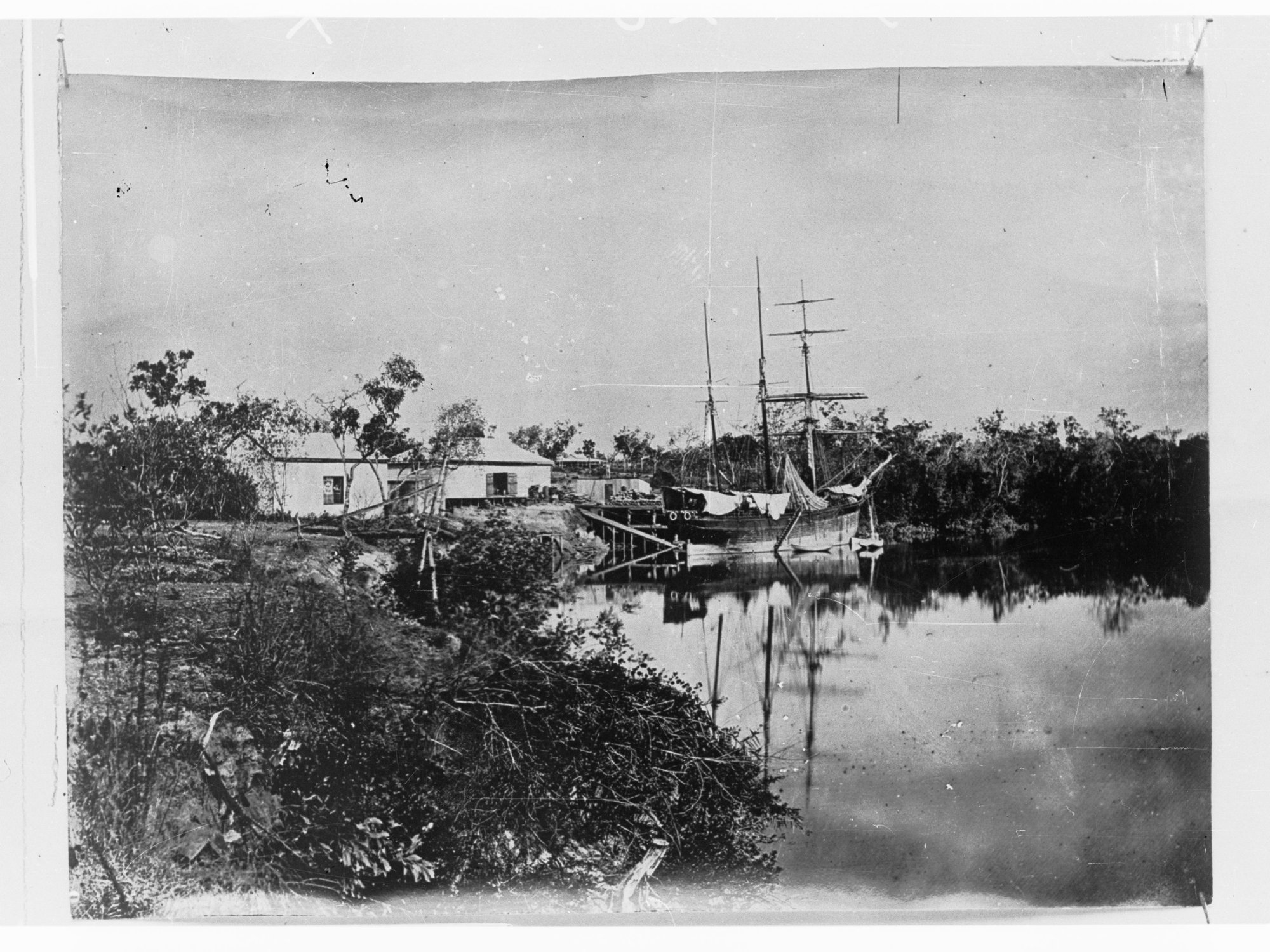 Jetty, South Port - Northern Territory - ship docked in Victoria River
