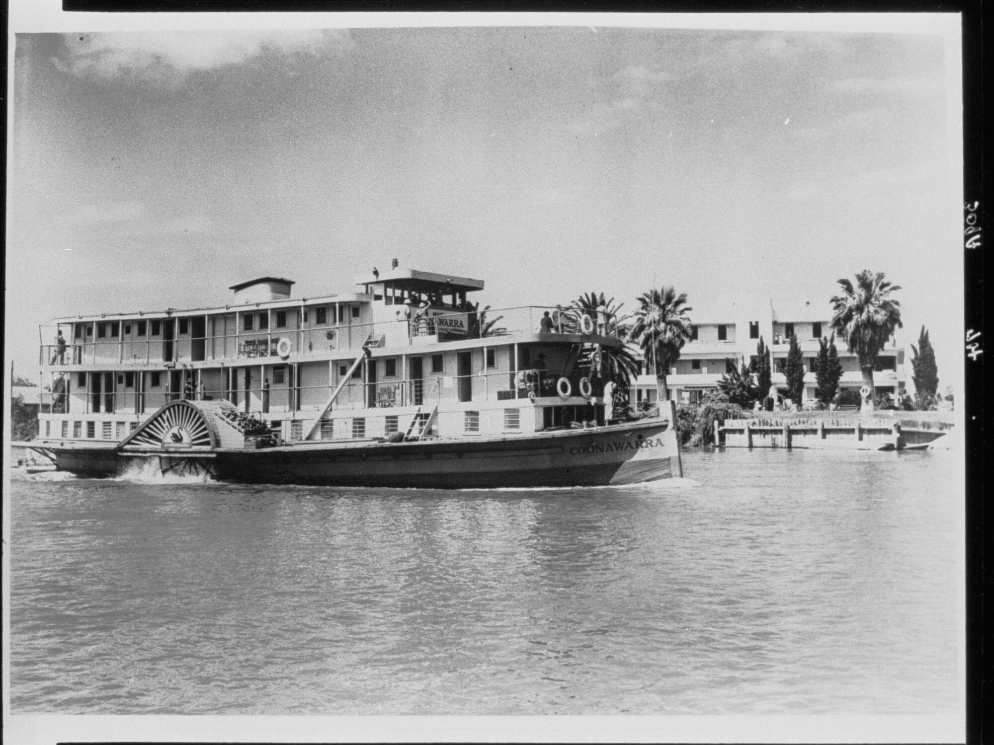 Paddle steamer