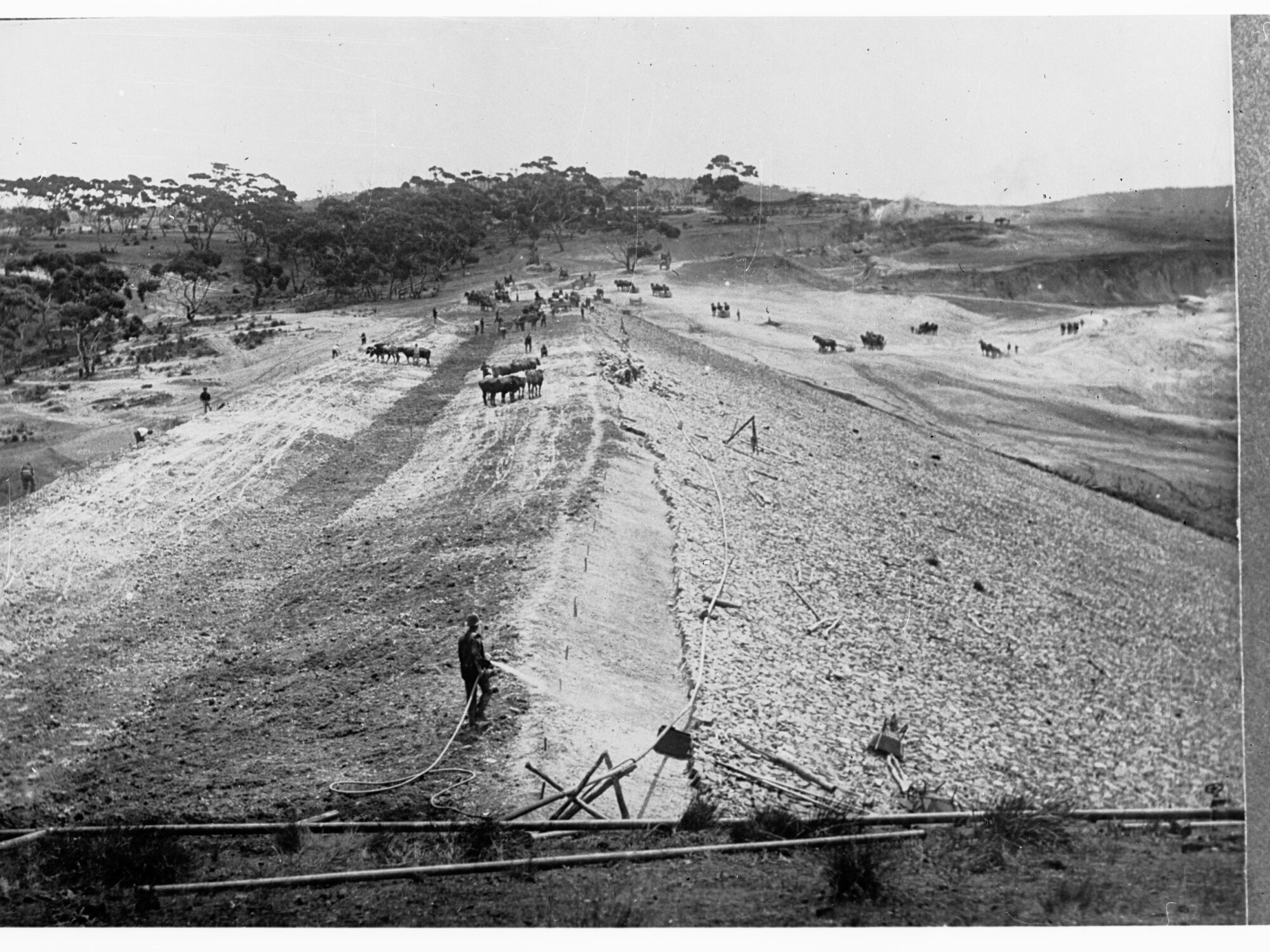 Construction of a dam wall