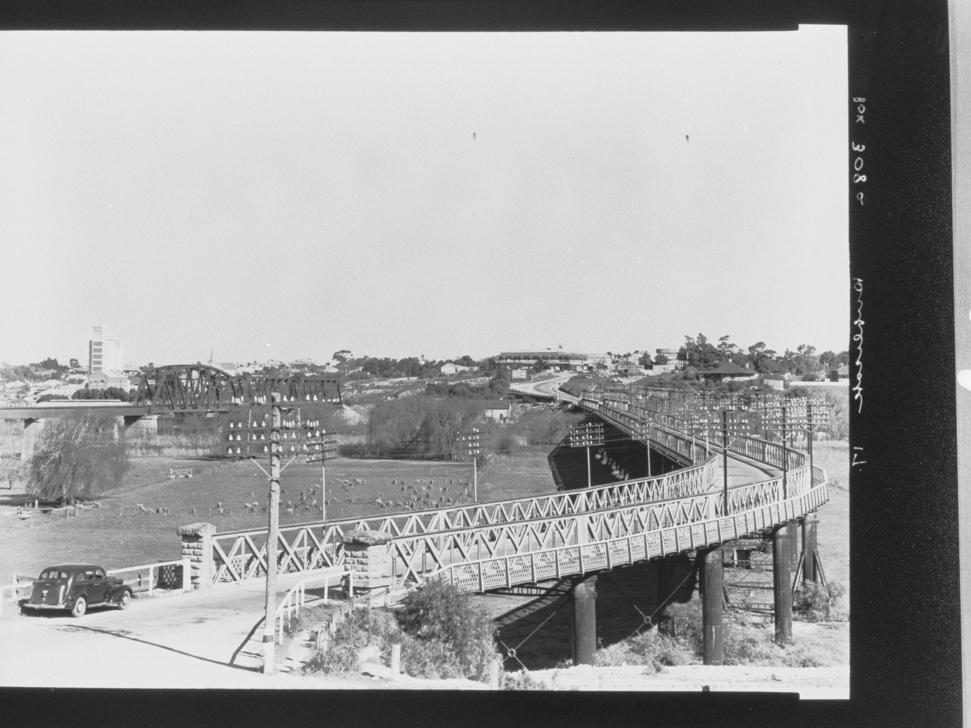 Murray Bridge - bridges &amp; town