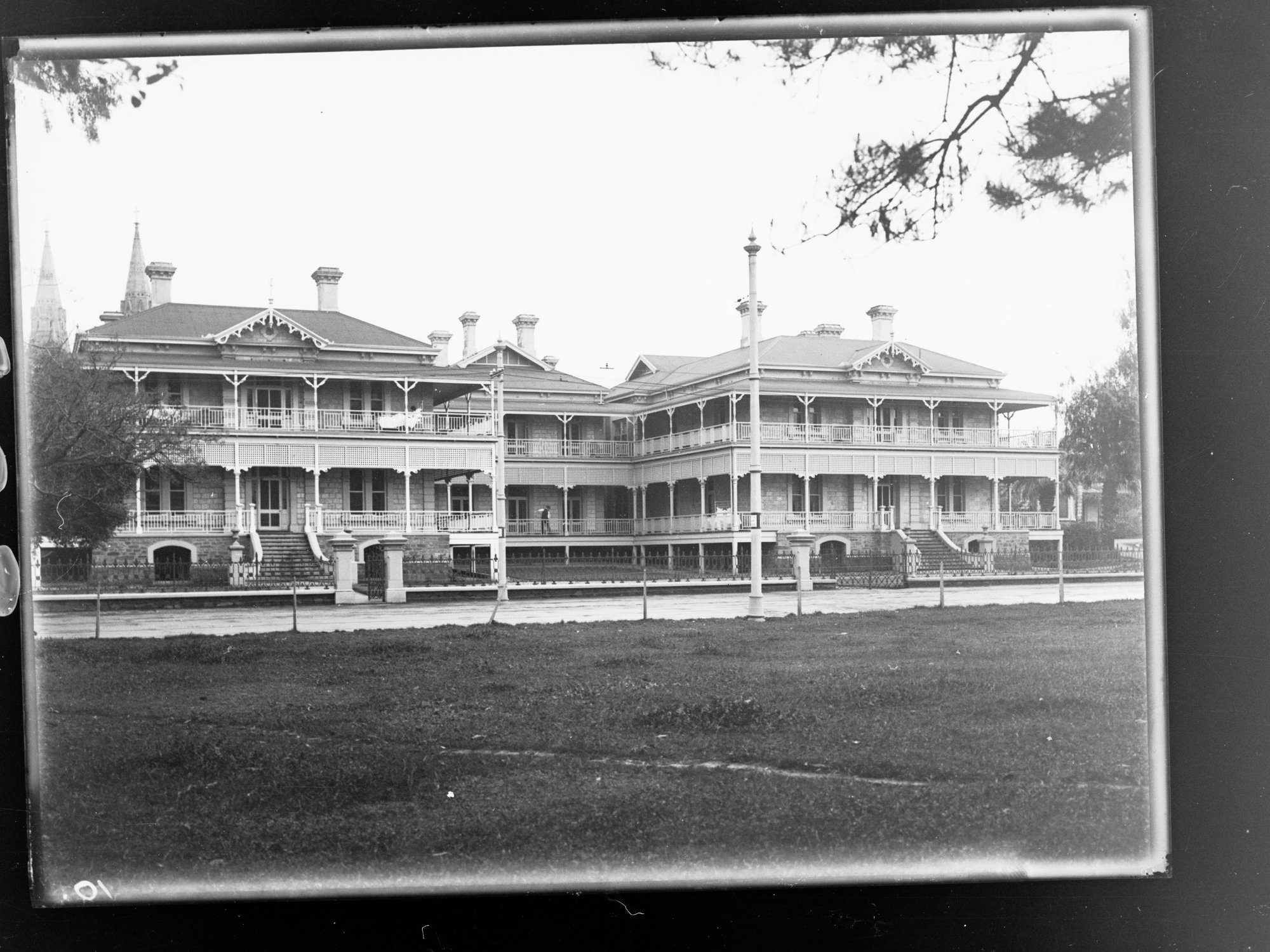 Flooding in Sir Edwin Smith Avenue outside Memorial Hospital, North Adelaide, February 1925