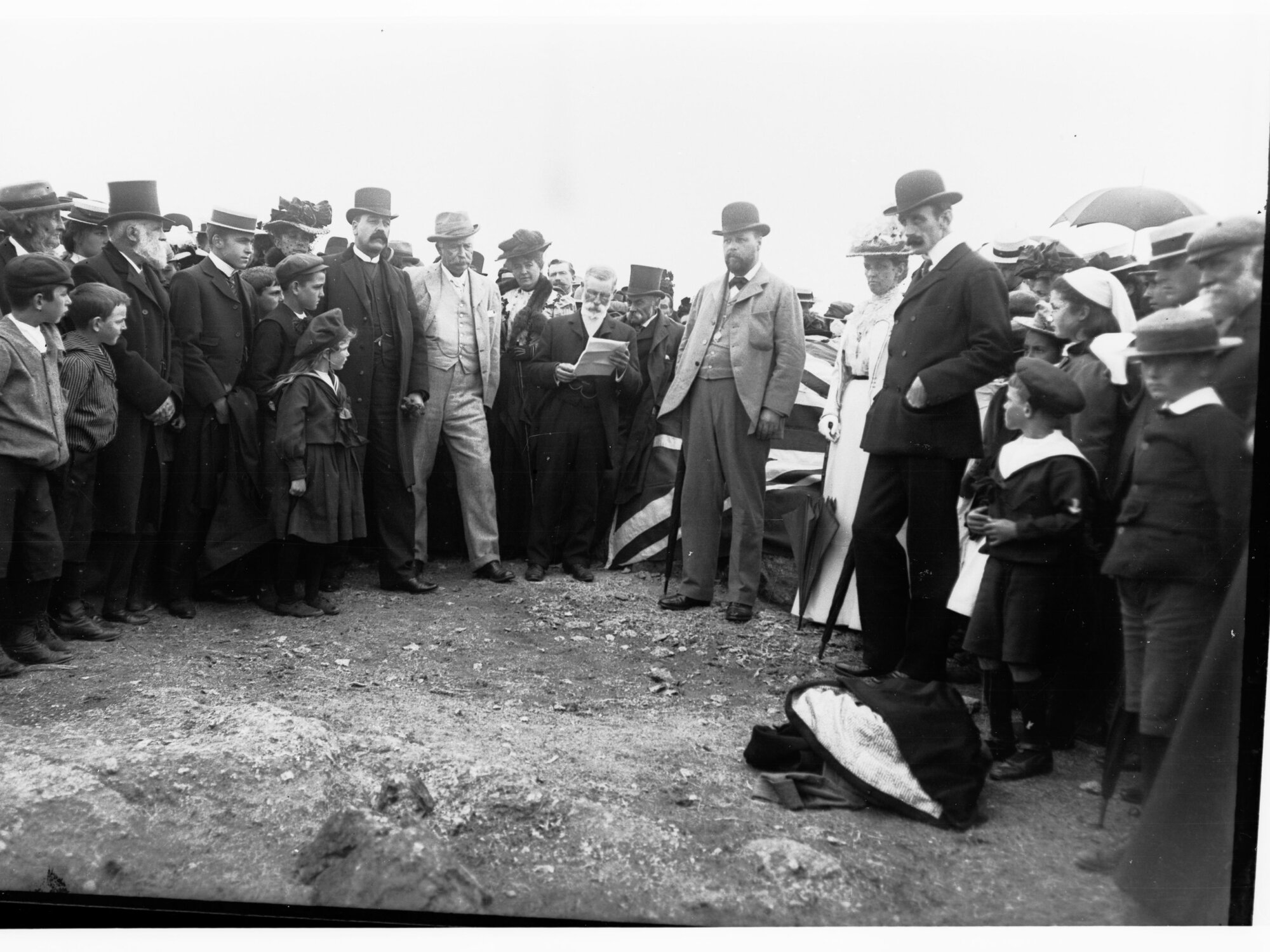 Unveiling of the Plaque commemorating the meeting between Matthew Flinders and Nicolas Baudin - the Bluff, Encounter Bay.  Plaque unveiled by the Governor, Lord Tennyson