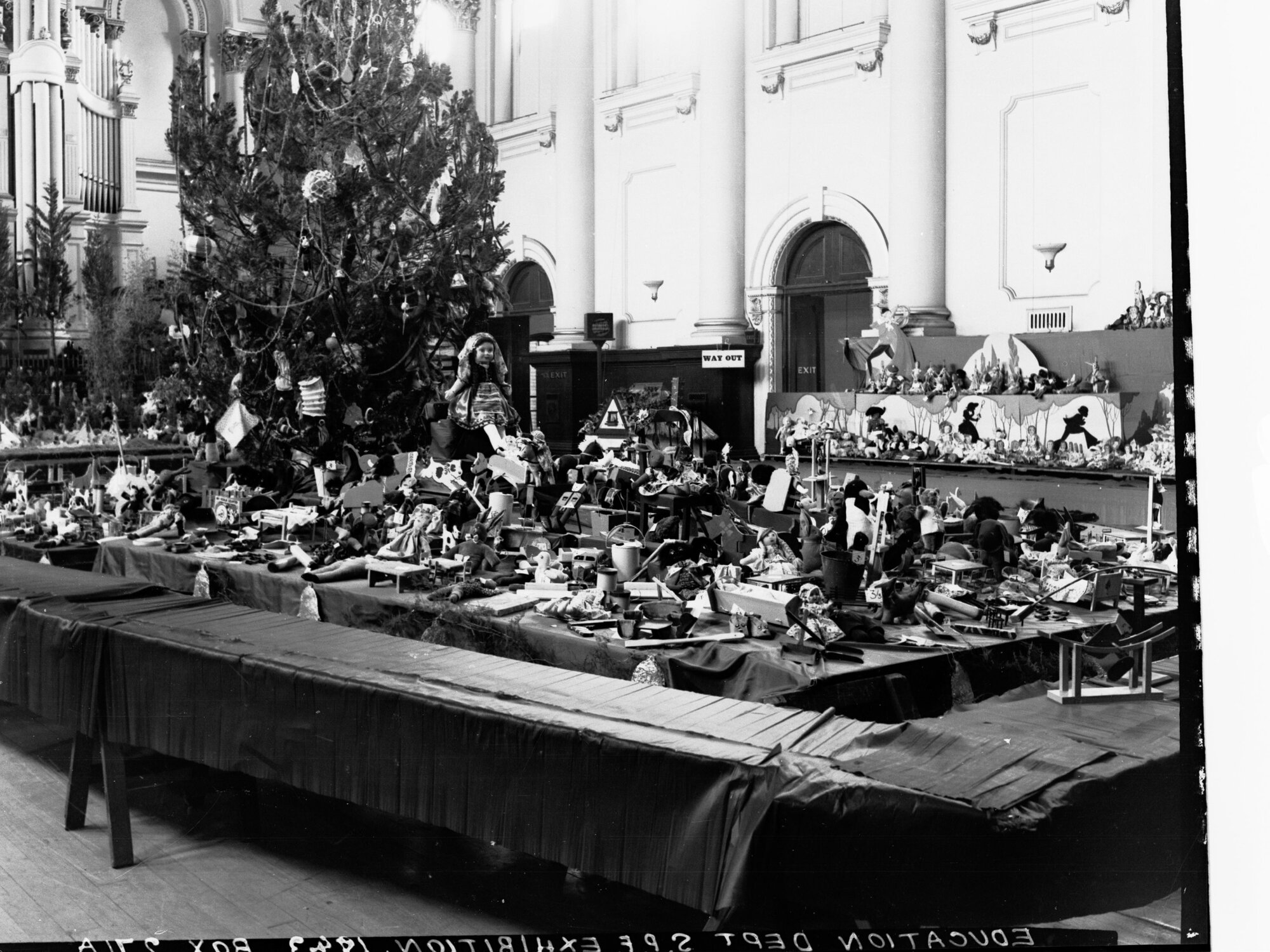 Schools' Patriotic Fund (SPF) handicrafts fair, Adelaide Town Hall