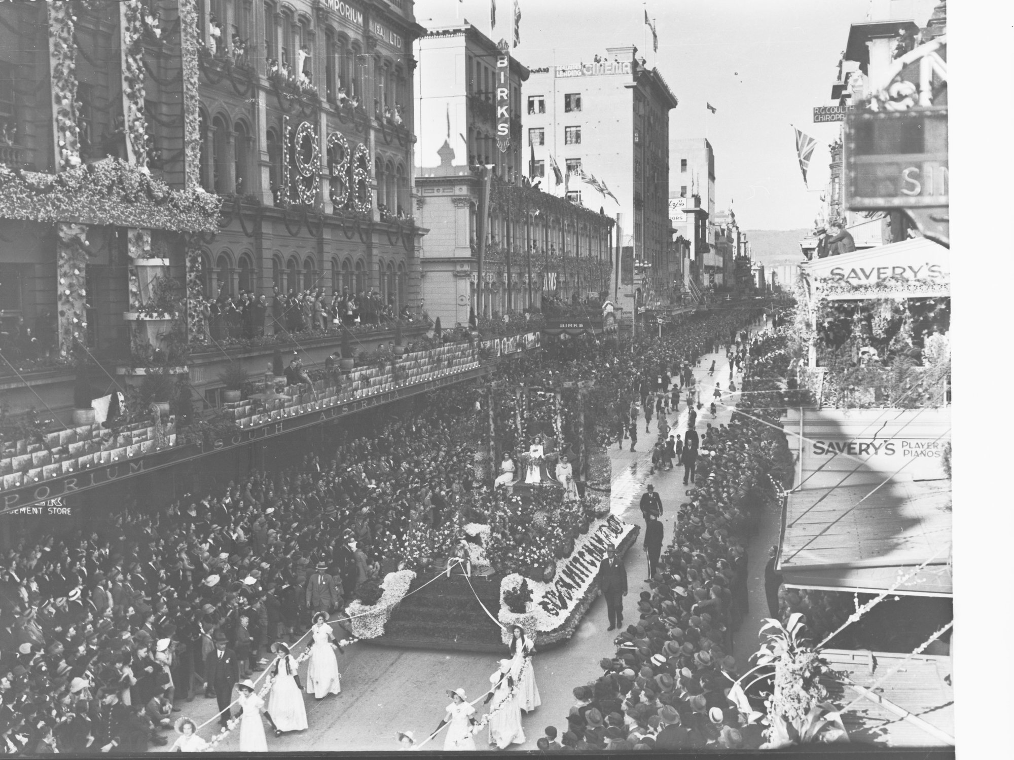 Floral pageant Rundle Street for Adelaide Centenary - Mitcham