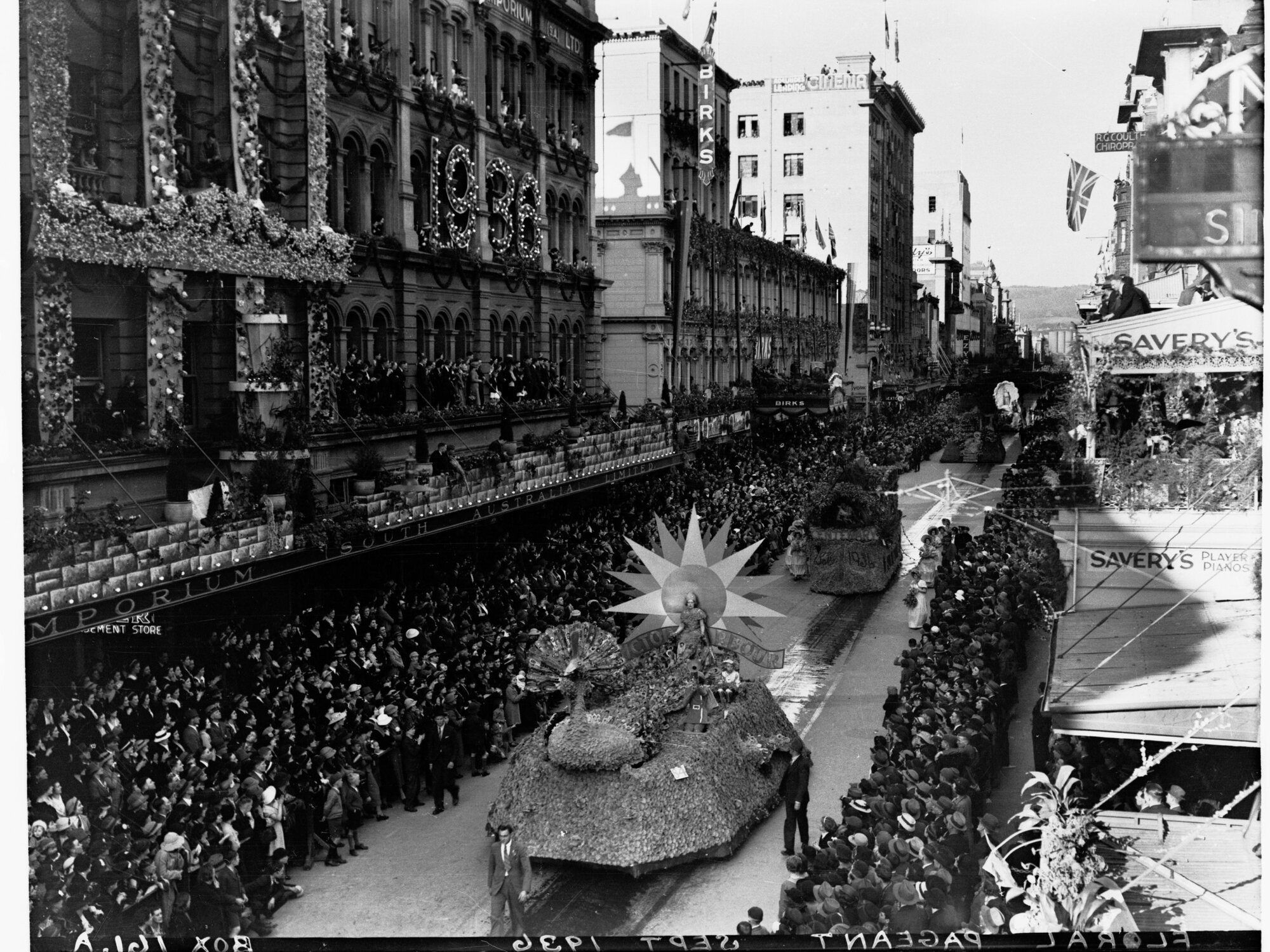 Floral pageant down Rundle Street for Adelaide Centenary - Victor Harbor float