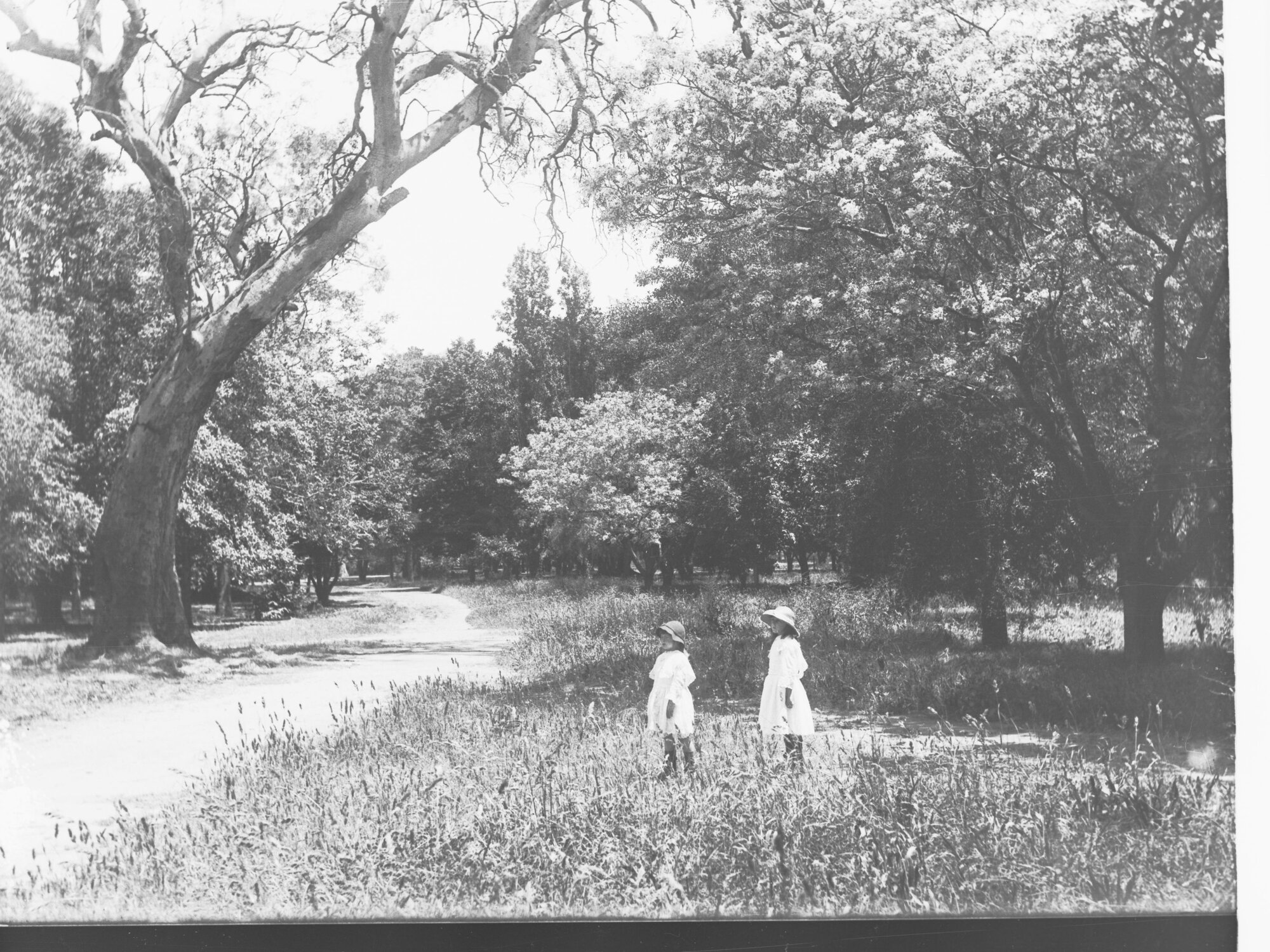 Two Girls in Botanic Gardens