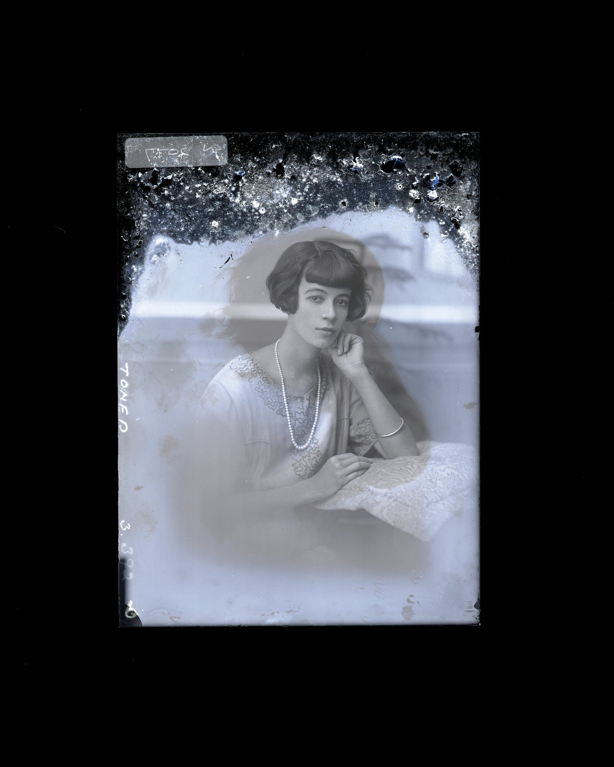Woman - No Name