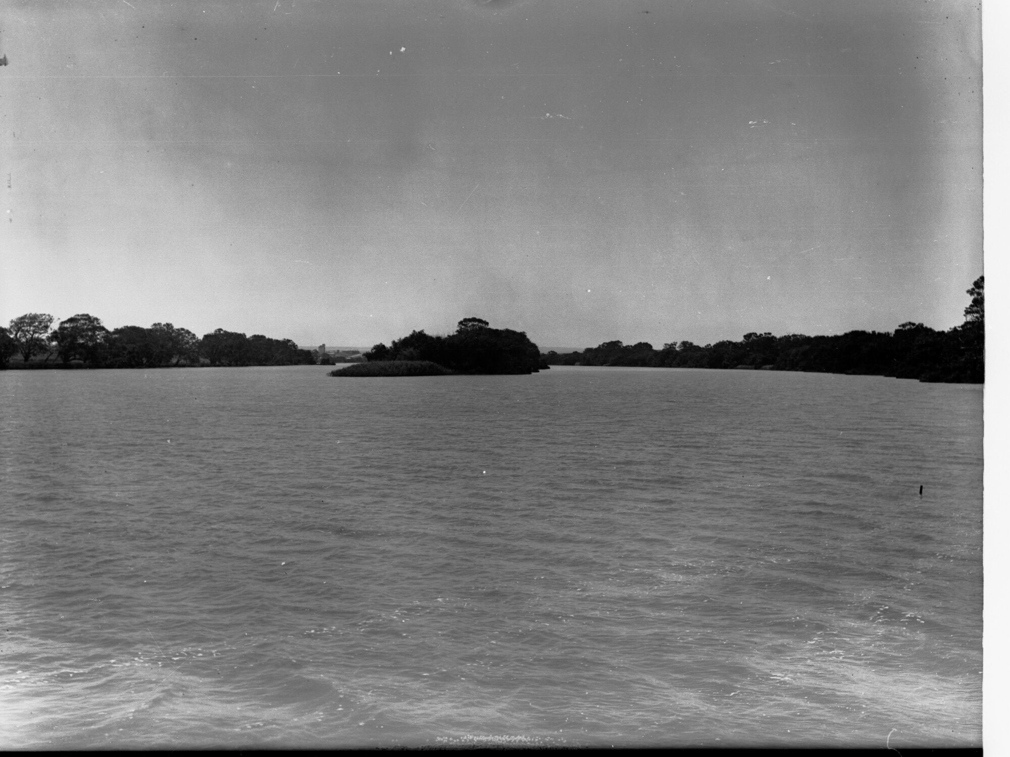 River Murray Showing Long Island