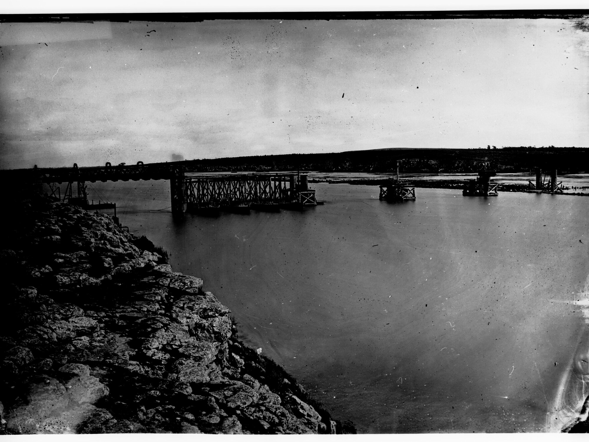 Construction of the first bridge at Murray Bridge