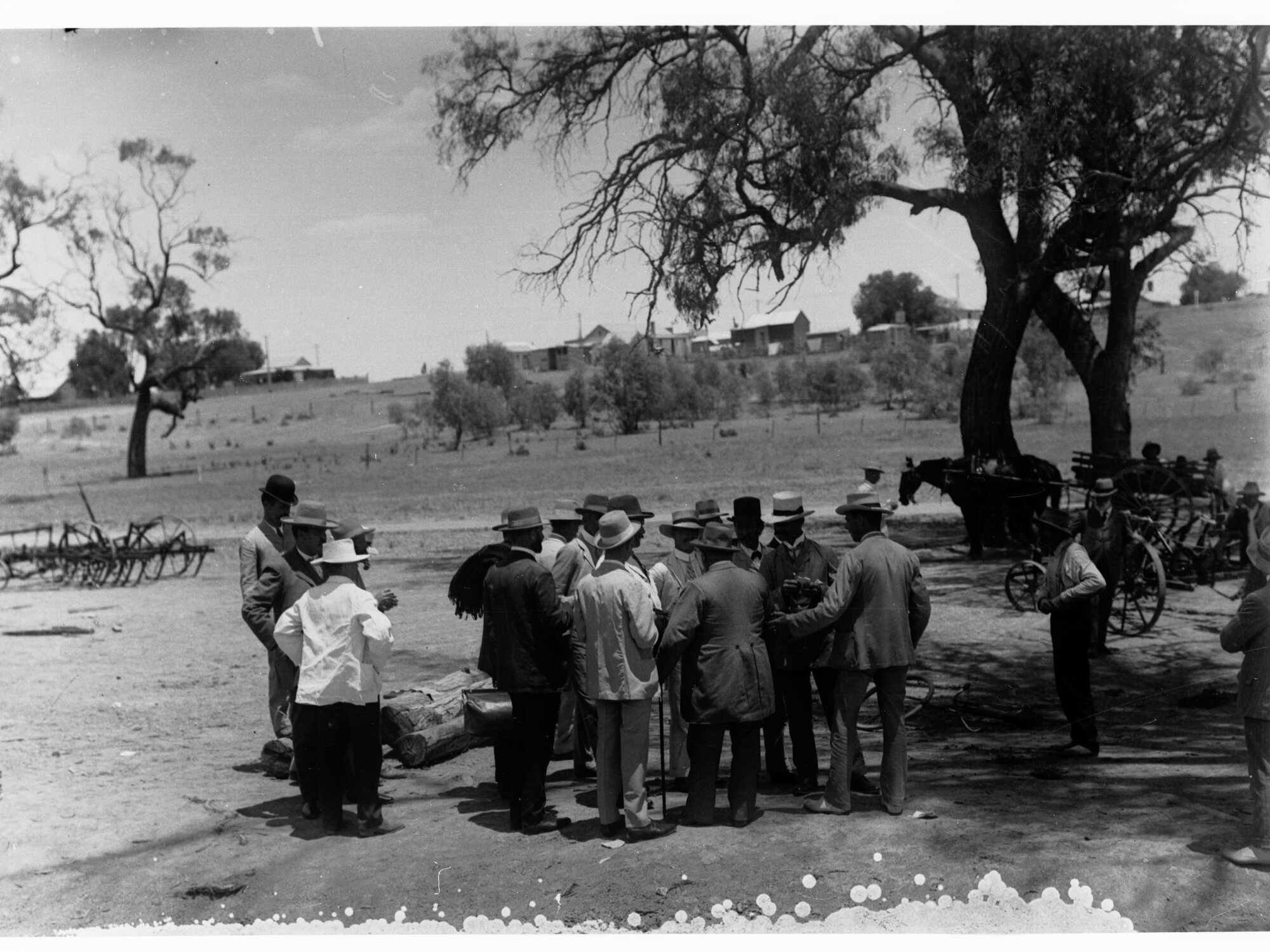 Men near horse and cart - Parliamentary Tour on River Murray