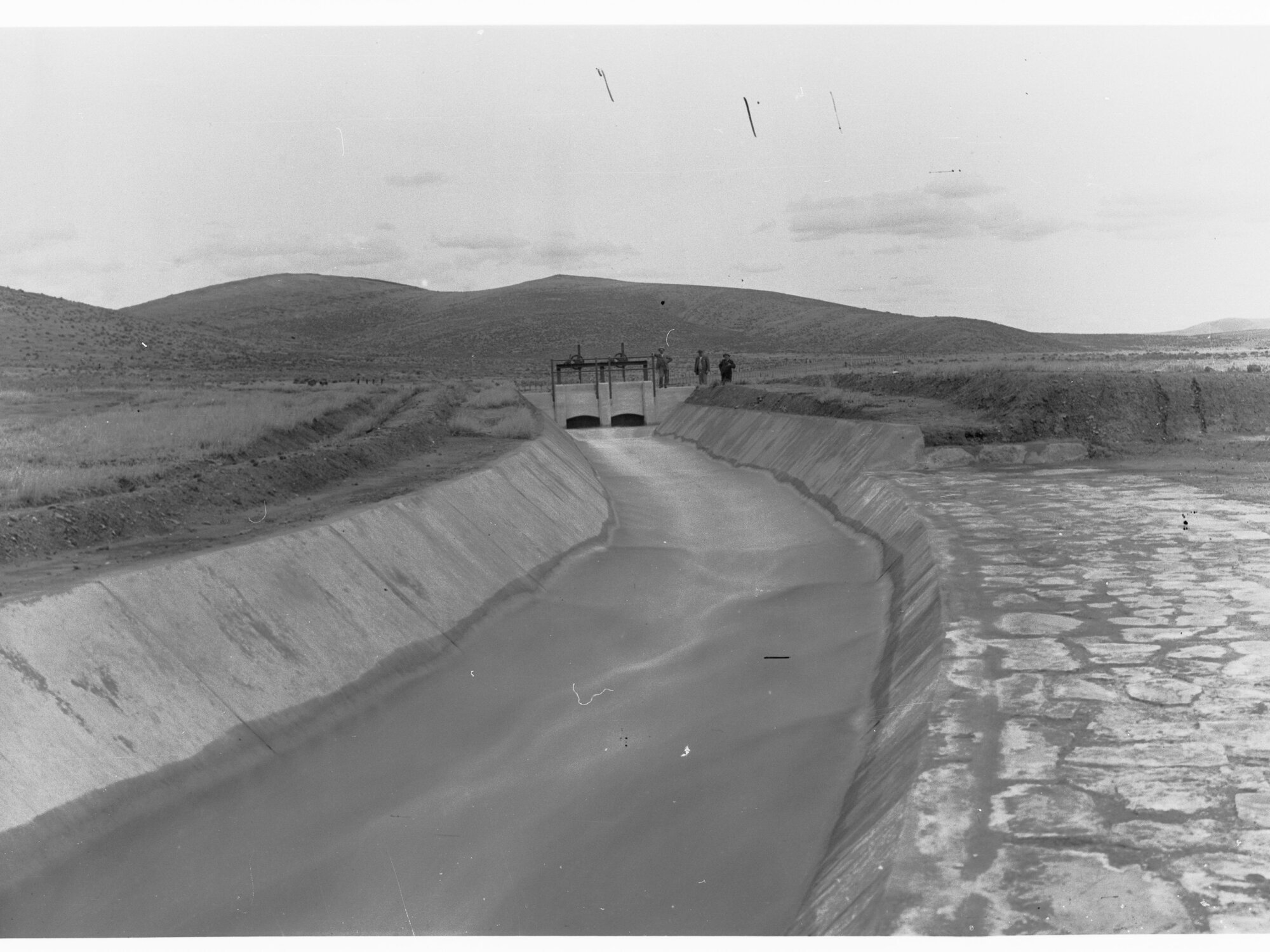 Bundaleer Intake channel (slip gates on channel near reservoir)