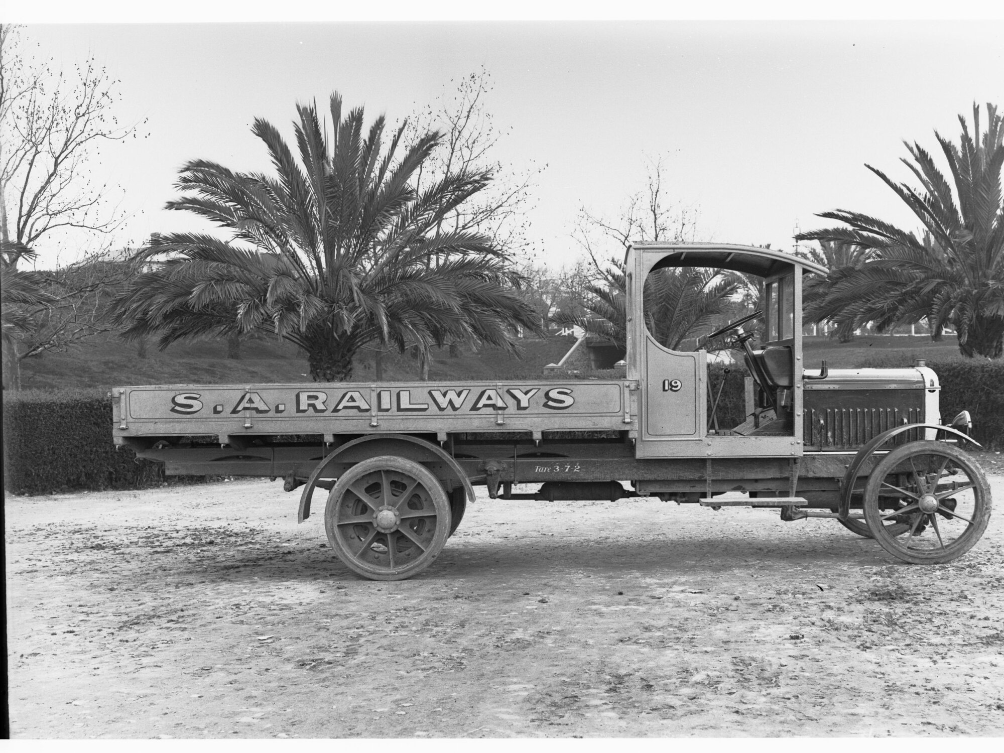 Thornycroft motor truck, no. 19