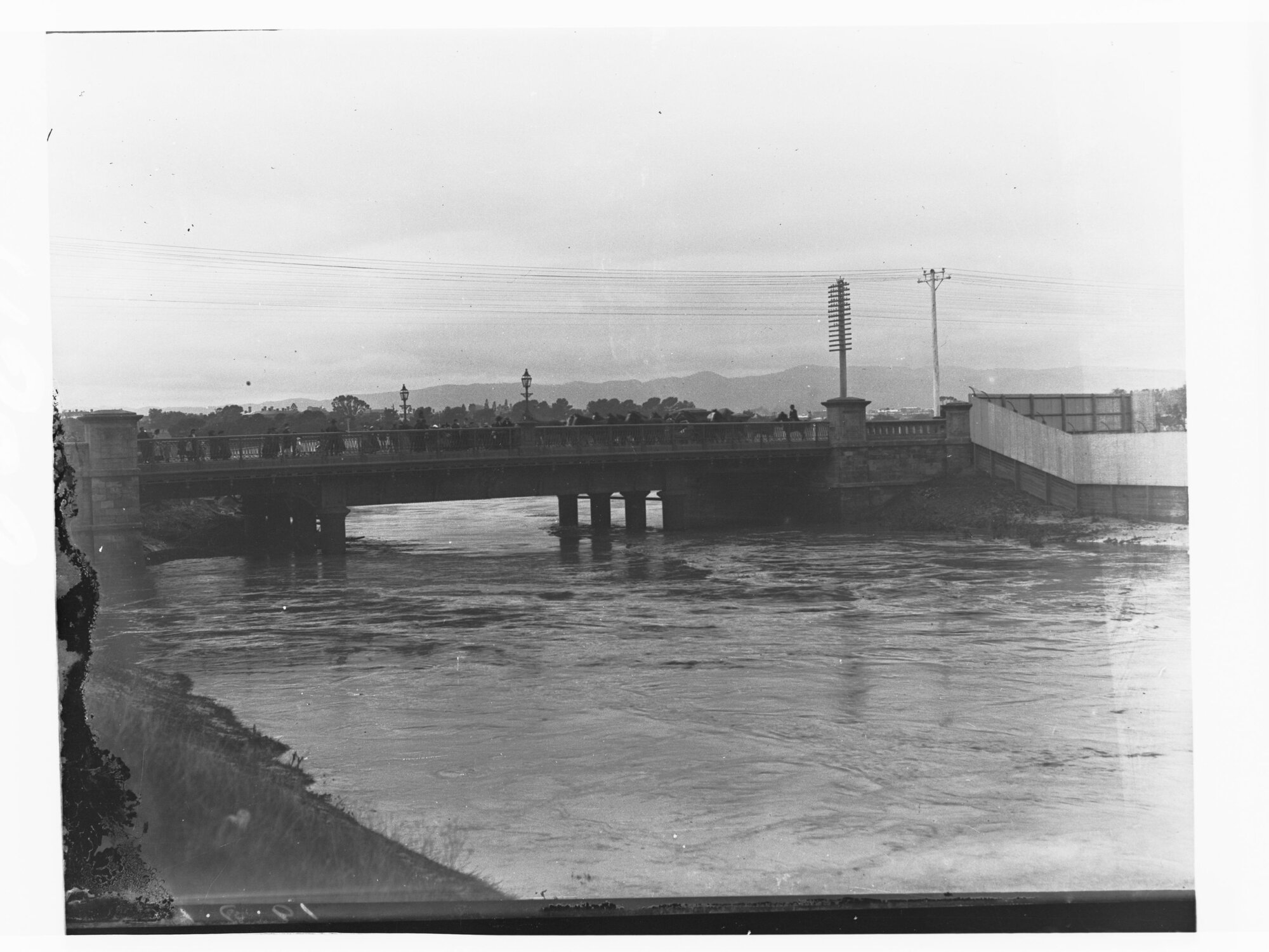Hindmarsh Bridge, Port Road, River Torrens