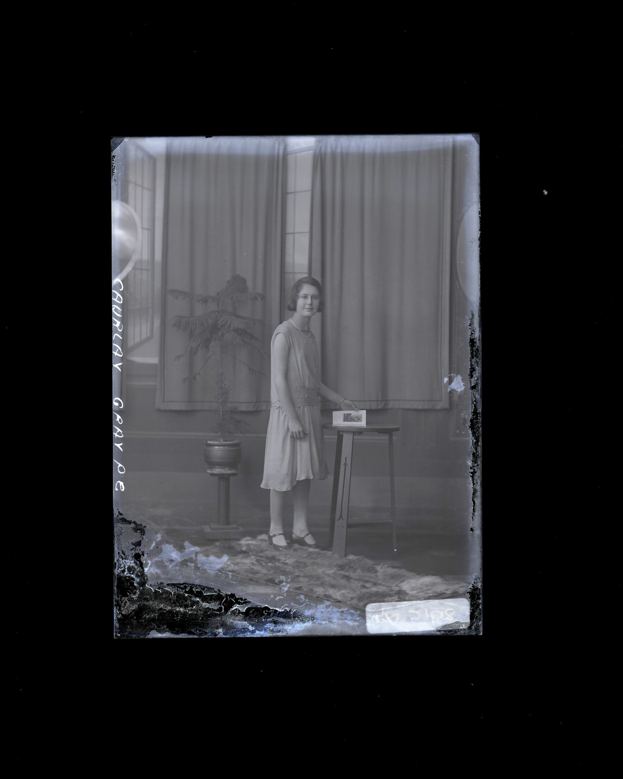 Woman - Caurlay