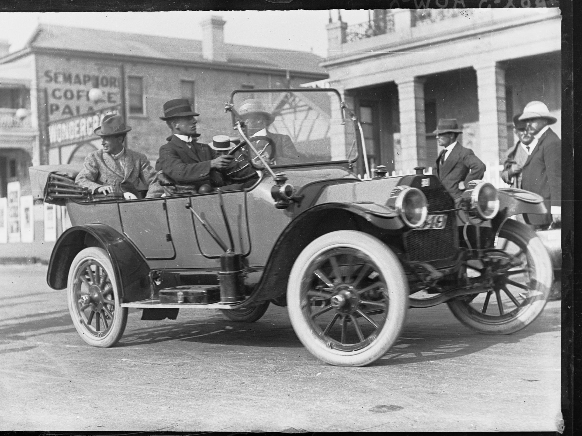 Dr Douglas Mawson arriving in South Australia
