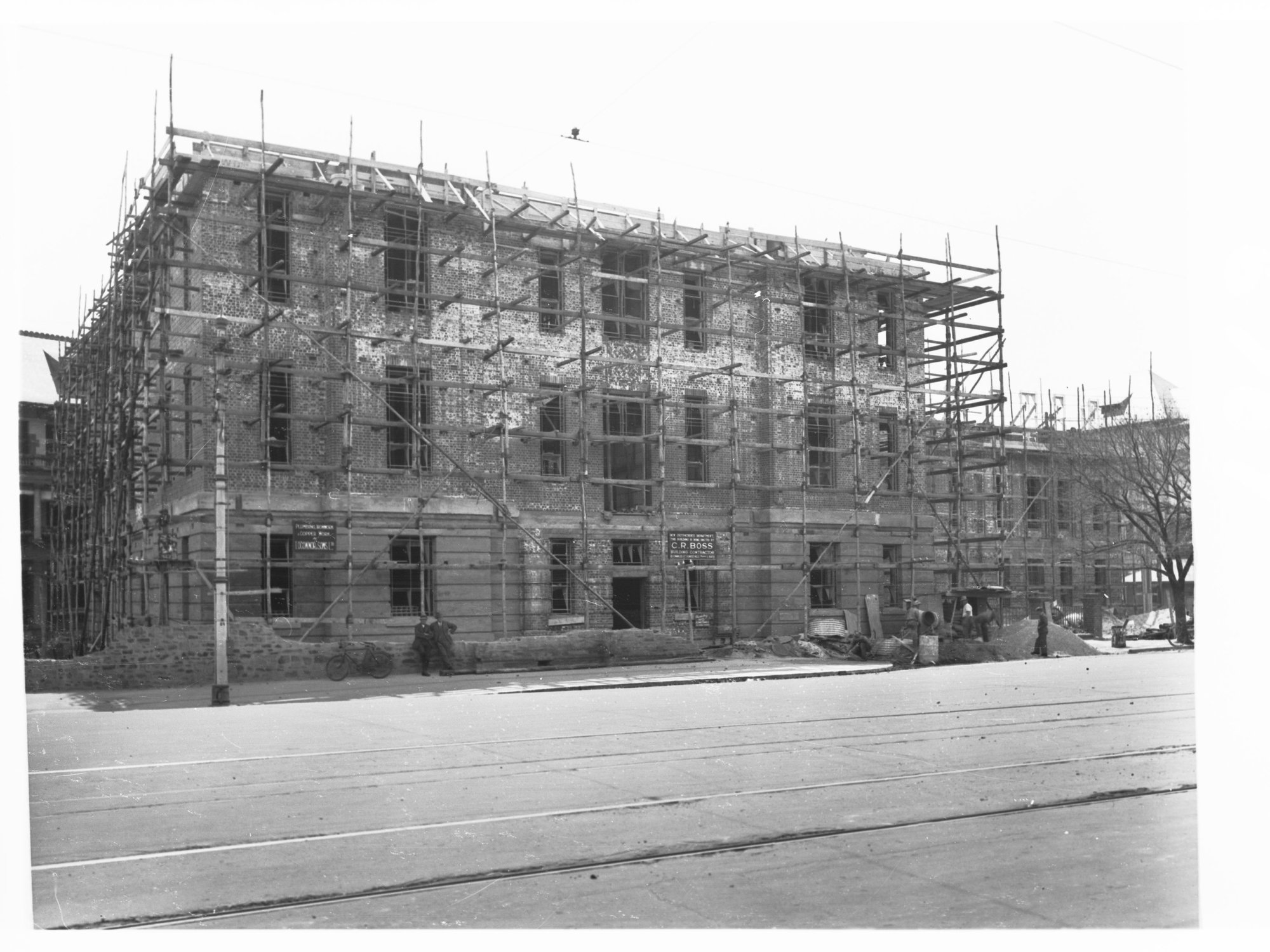 Adelaide Hospital Outpatients Block under construction, 1933