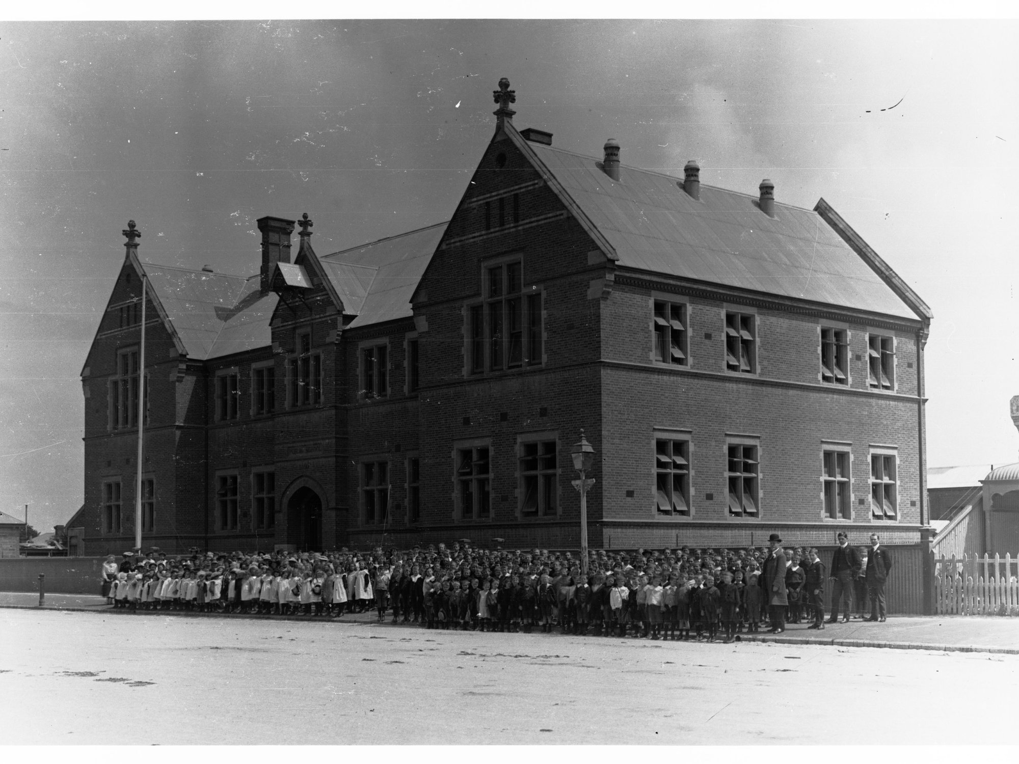 Public School on Currie Street
