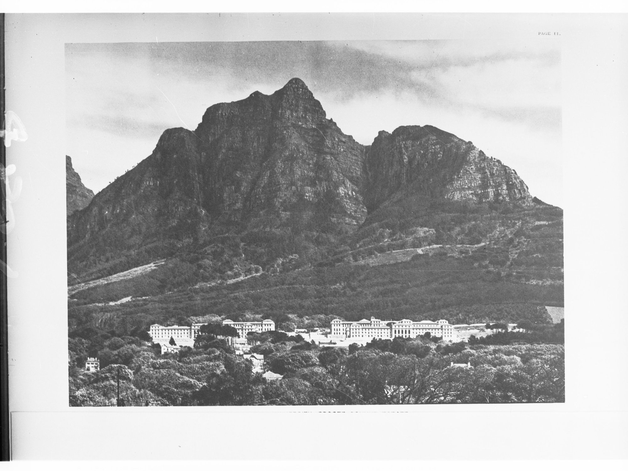 Cape Town showing Table Mountain