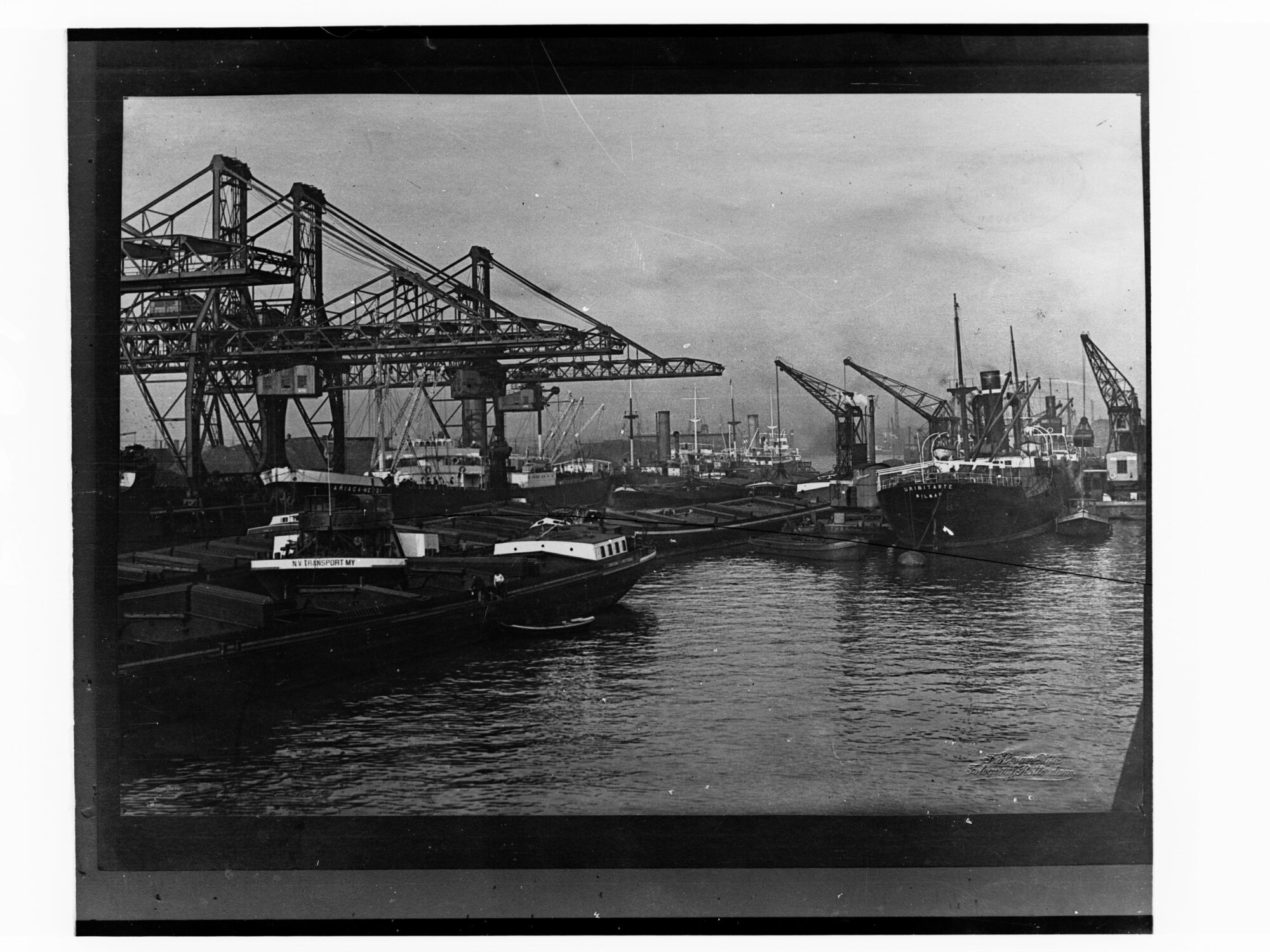 Ships in a port