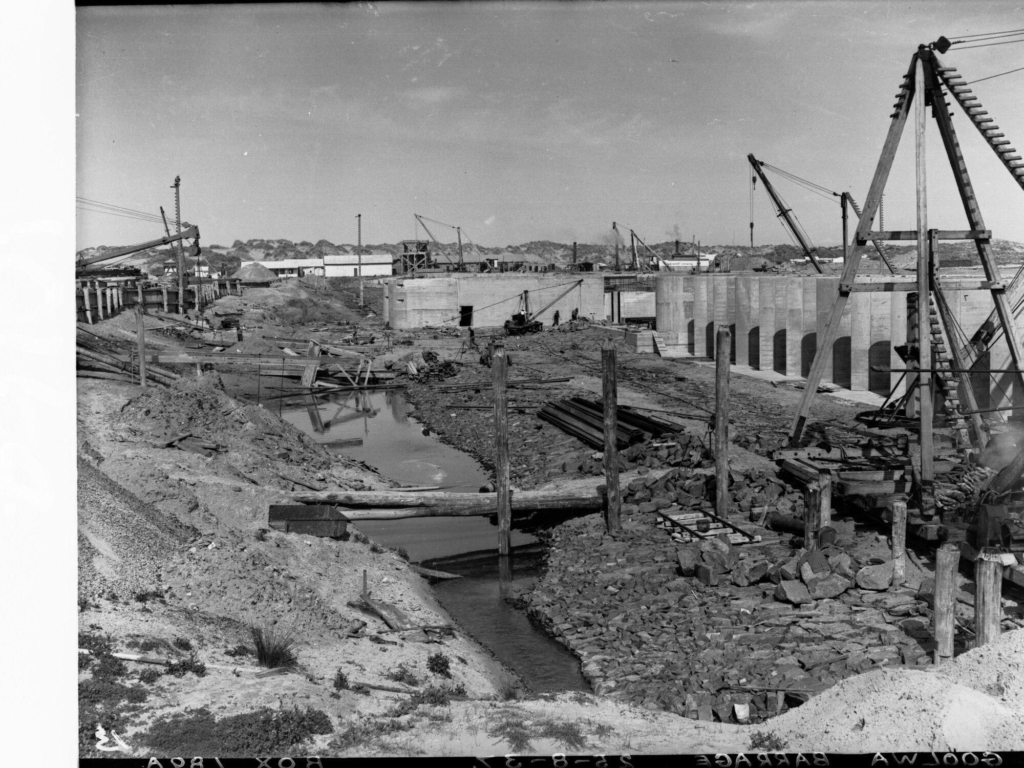 Construction of Goolwa Barrage