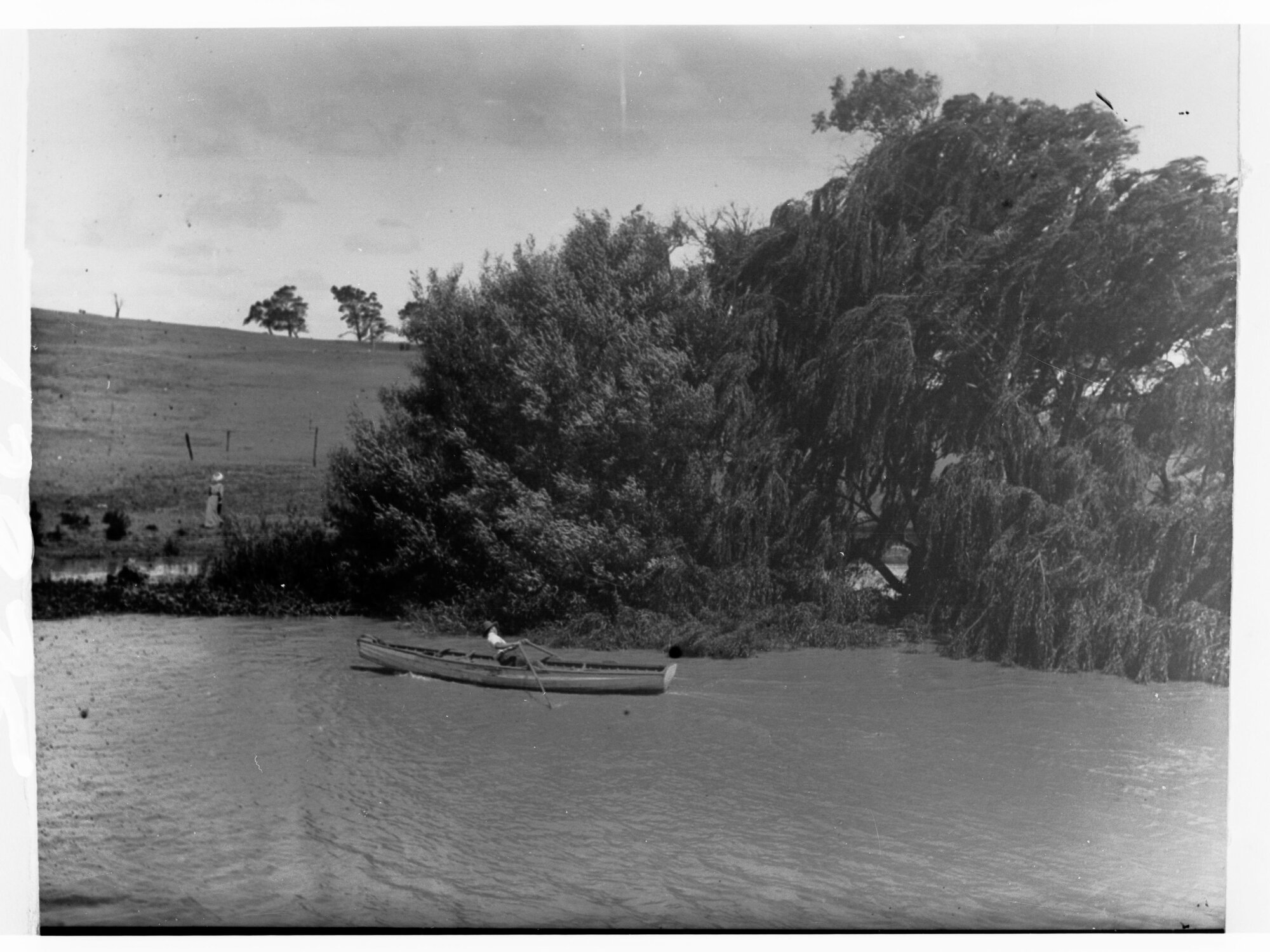 Fisherman on the Murray  - Parliamentary Tour of River Murray