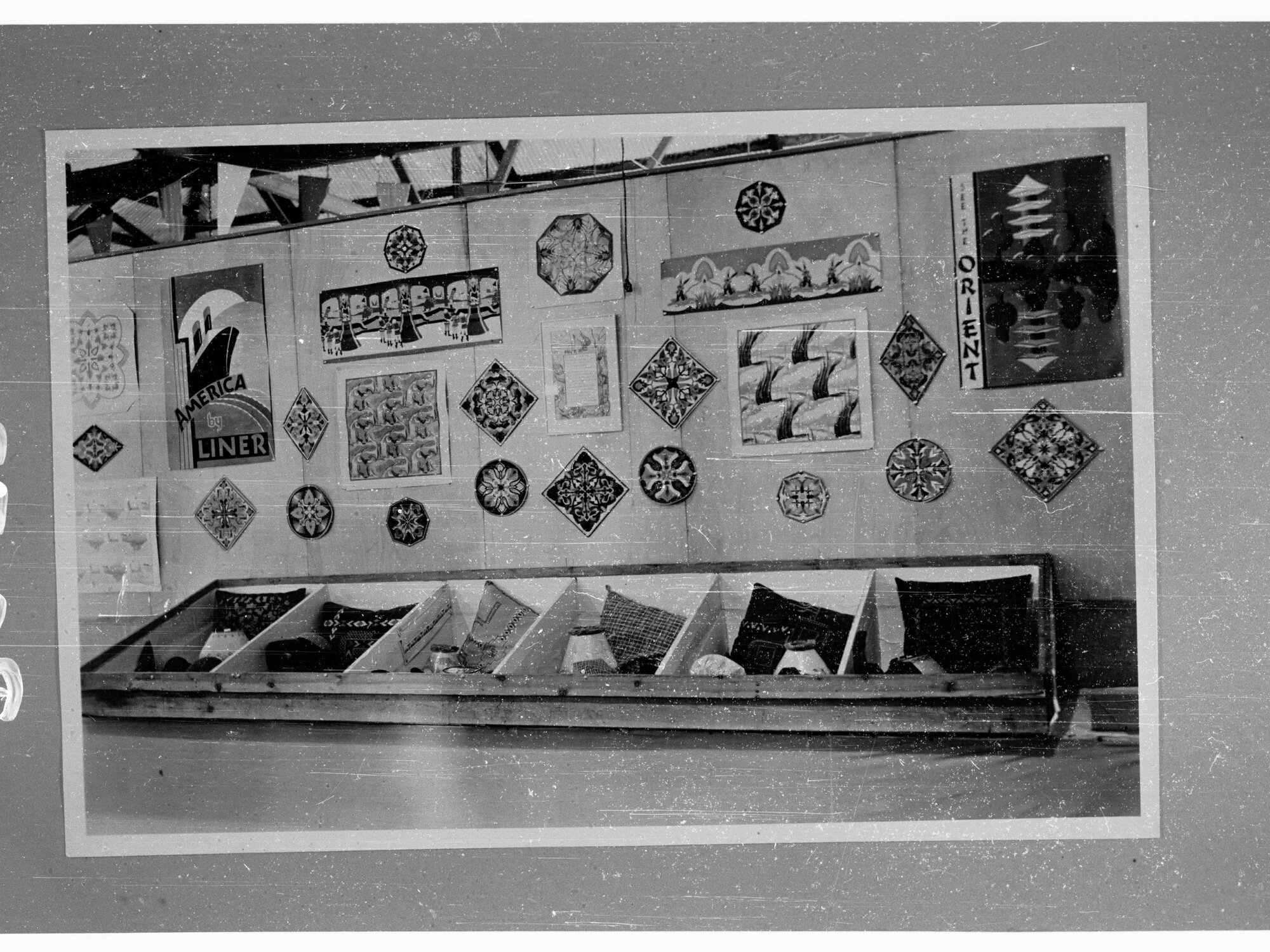 Handicraft and Artwork Display