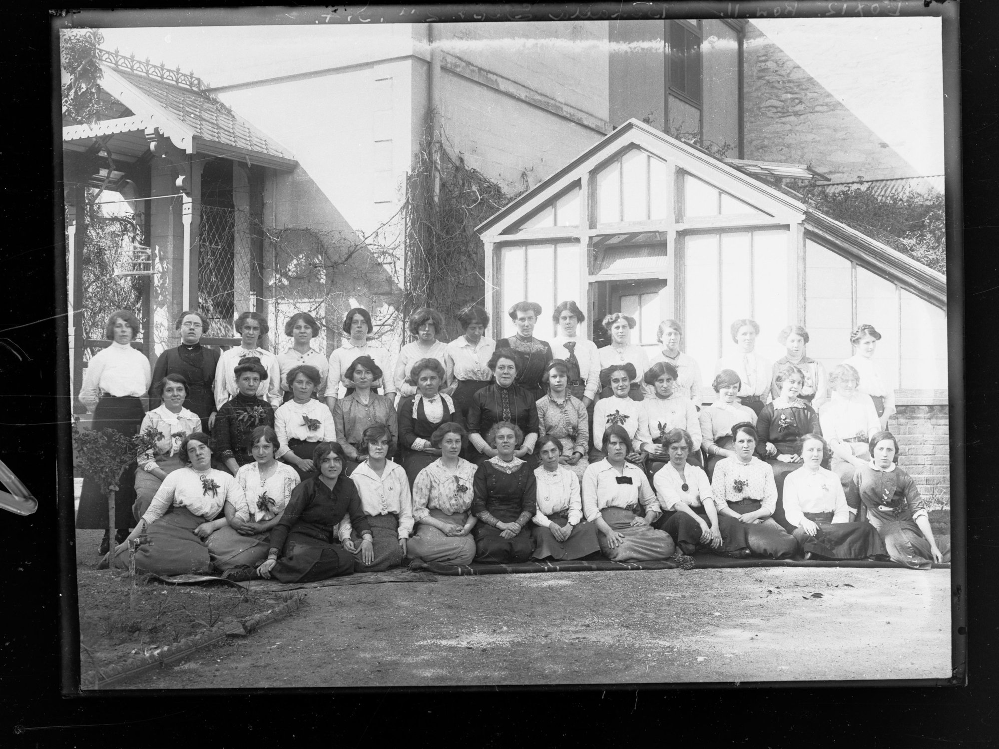 Group of female immigrants who had arrived on ship "Benalla"