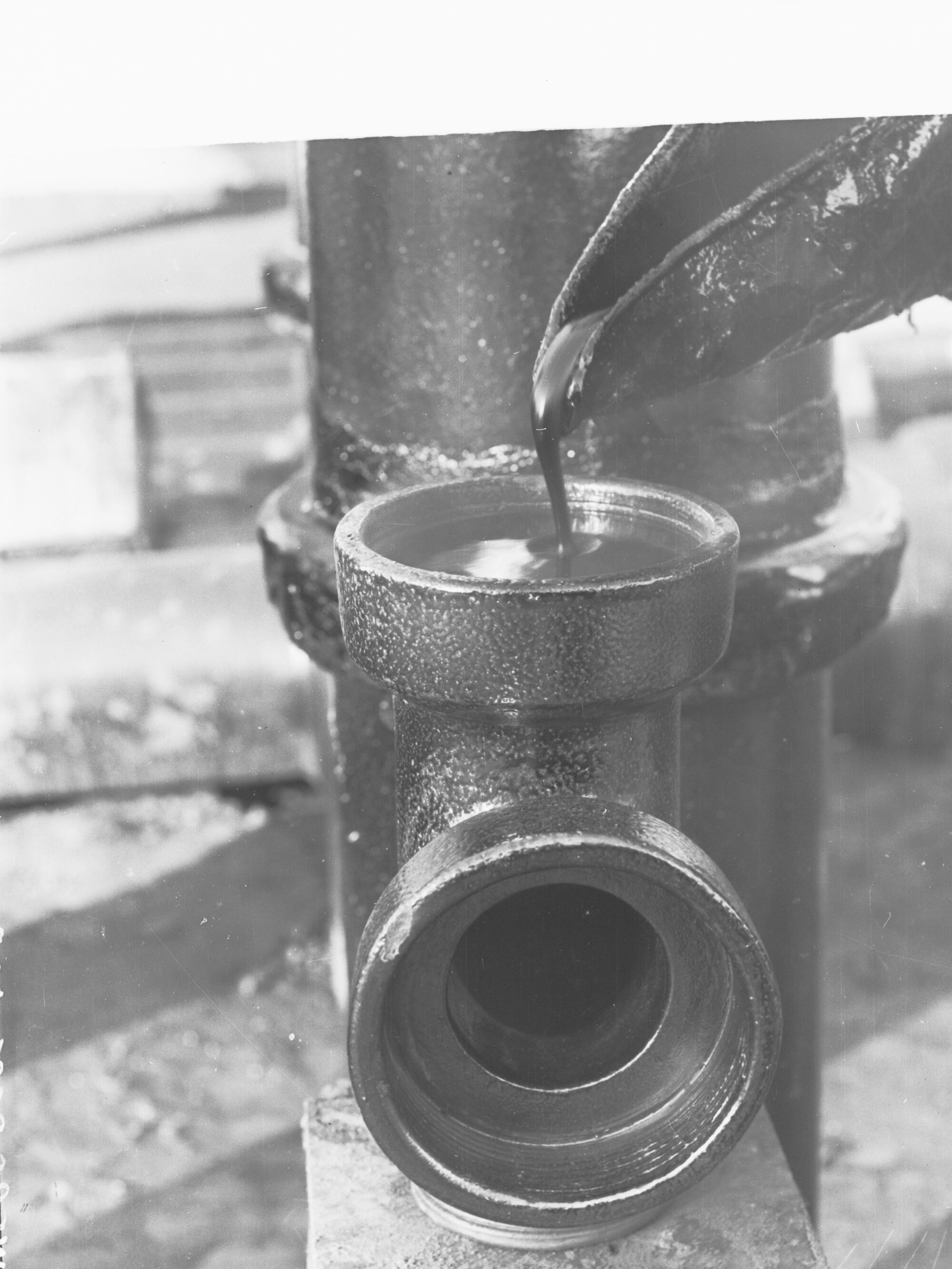 Sewers Department, Alberton, joining pipes