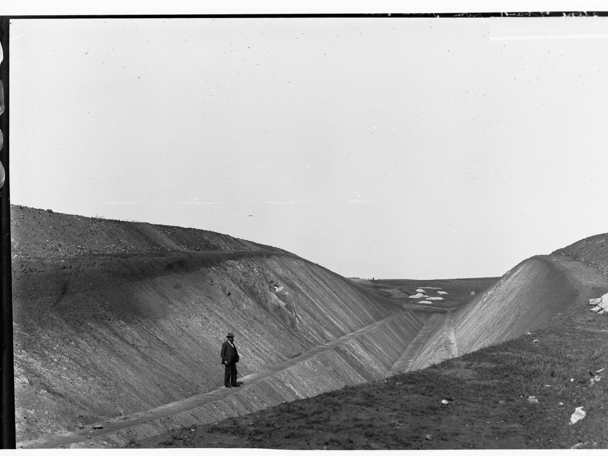 Bundaleer Reservoir - inner slope of bank from South East