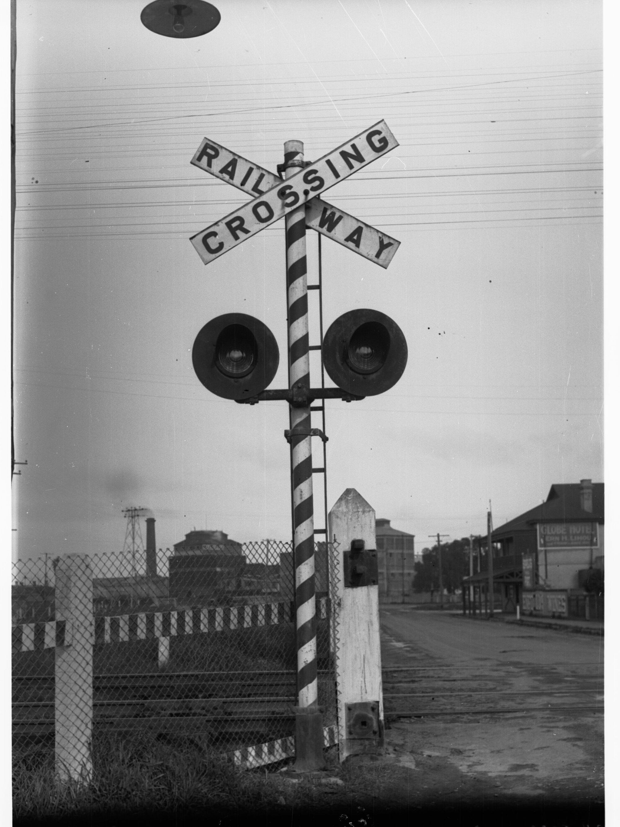 Railway crossing, Park Terrace, Bowden