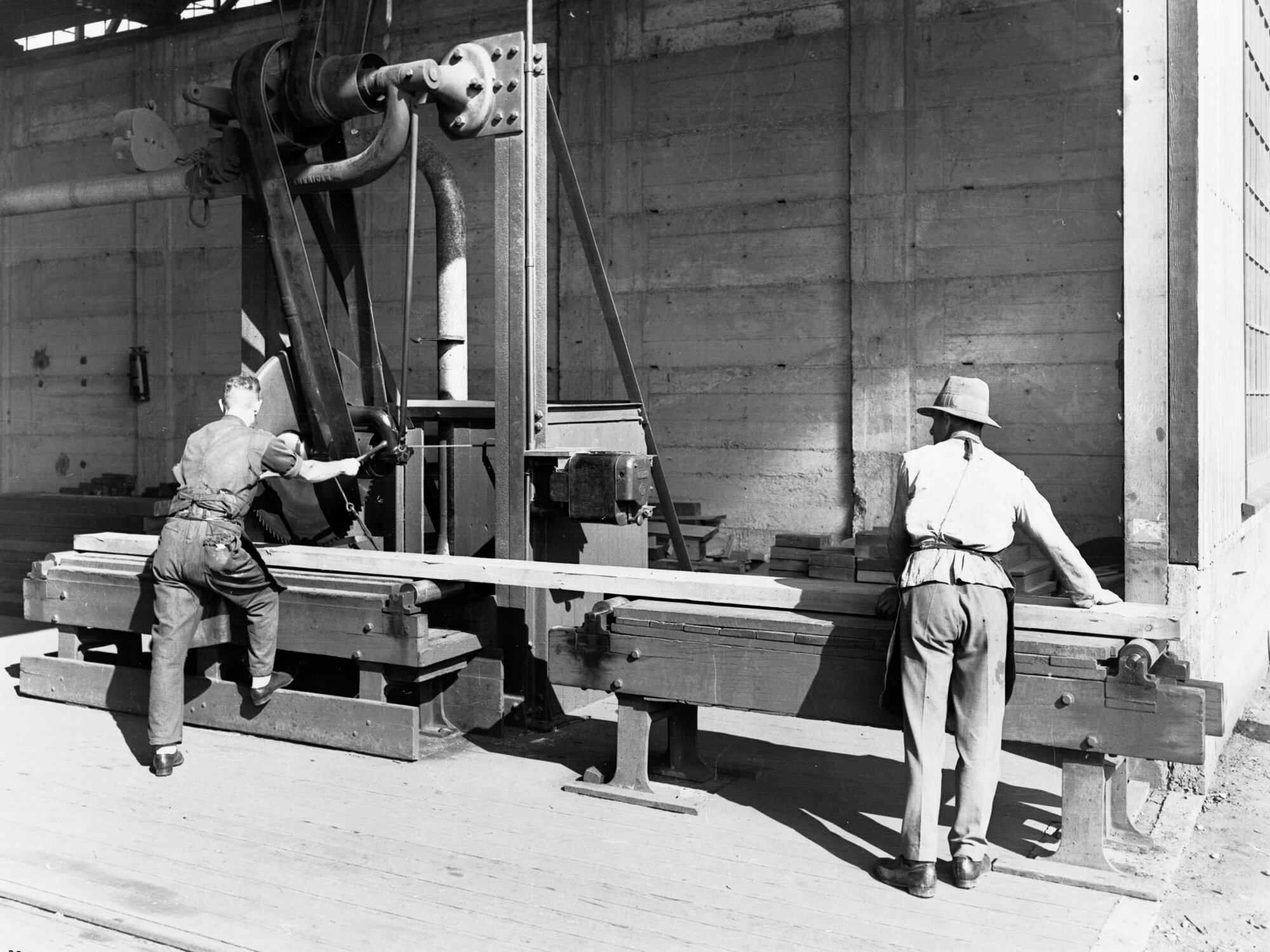 Islington Railways Workshop Men on Bandsaw