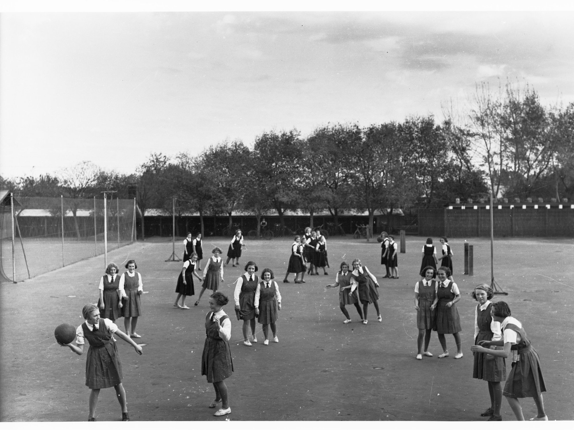 Girls playing netball 