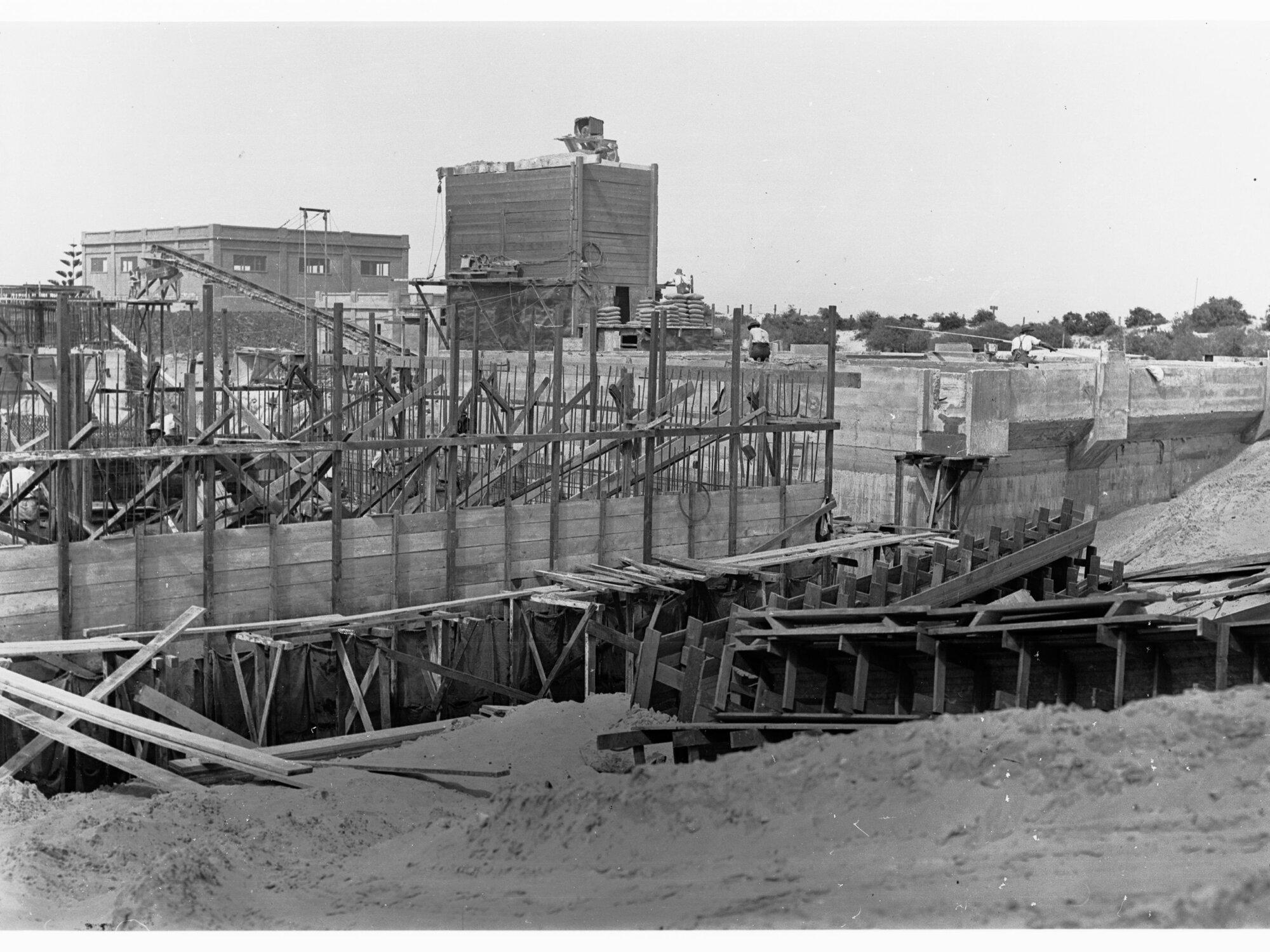 Glenelg Sewers - Men Working