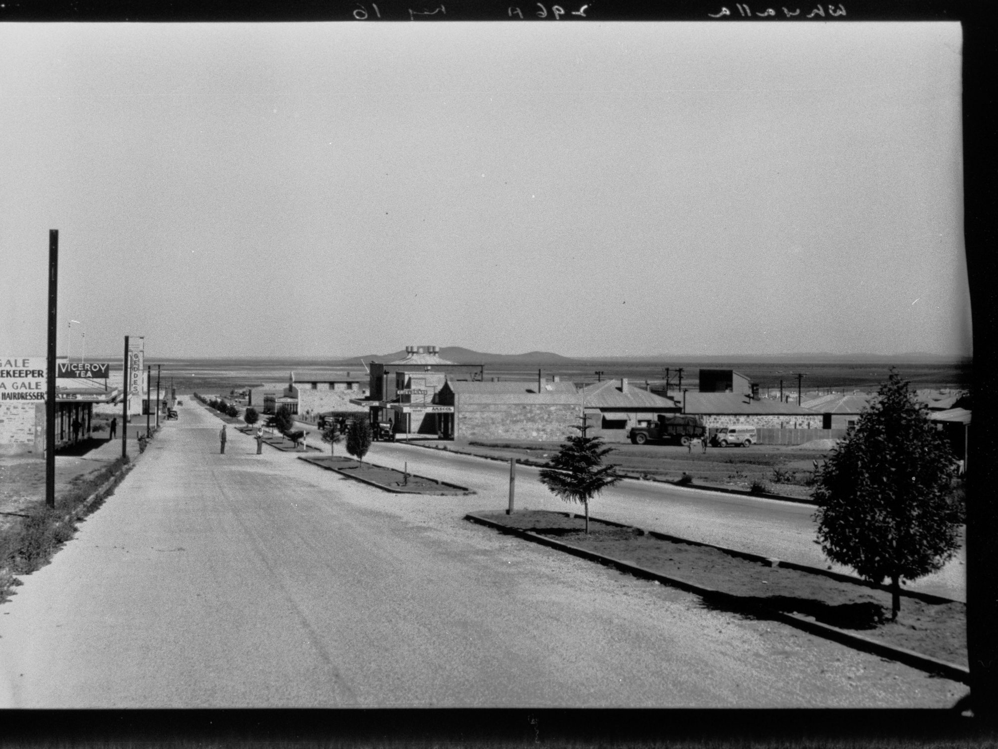 Whyalla - view of a street (Essington Lewis Avenue)