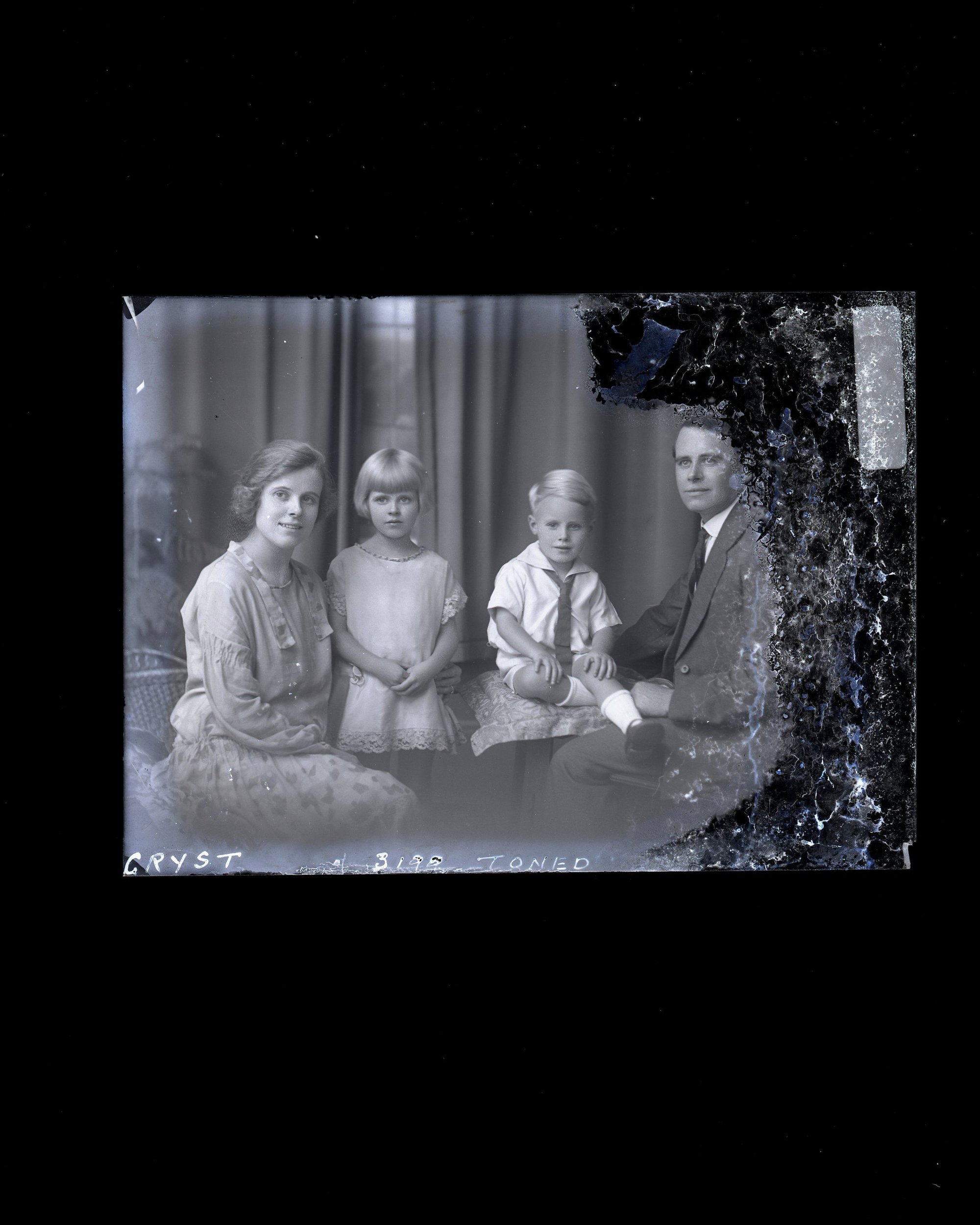 Family Group - Gryst