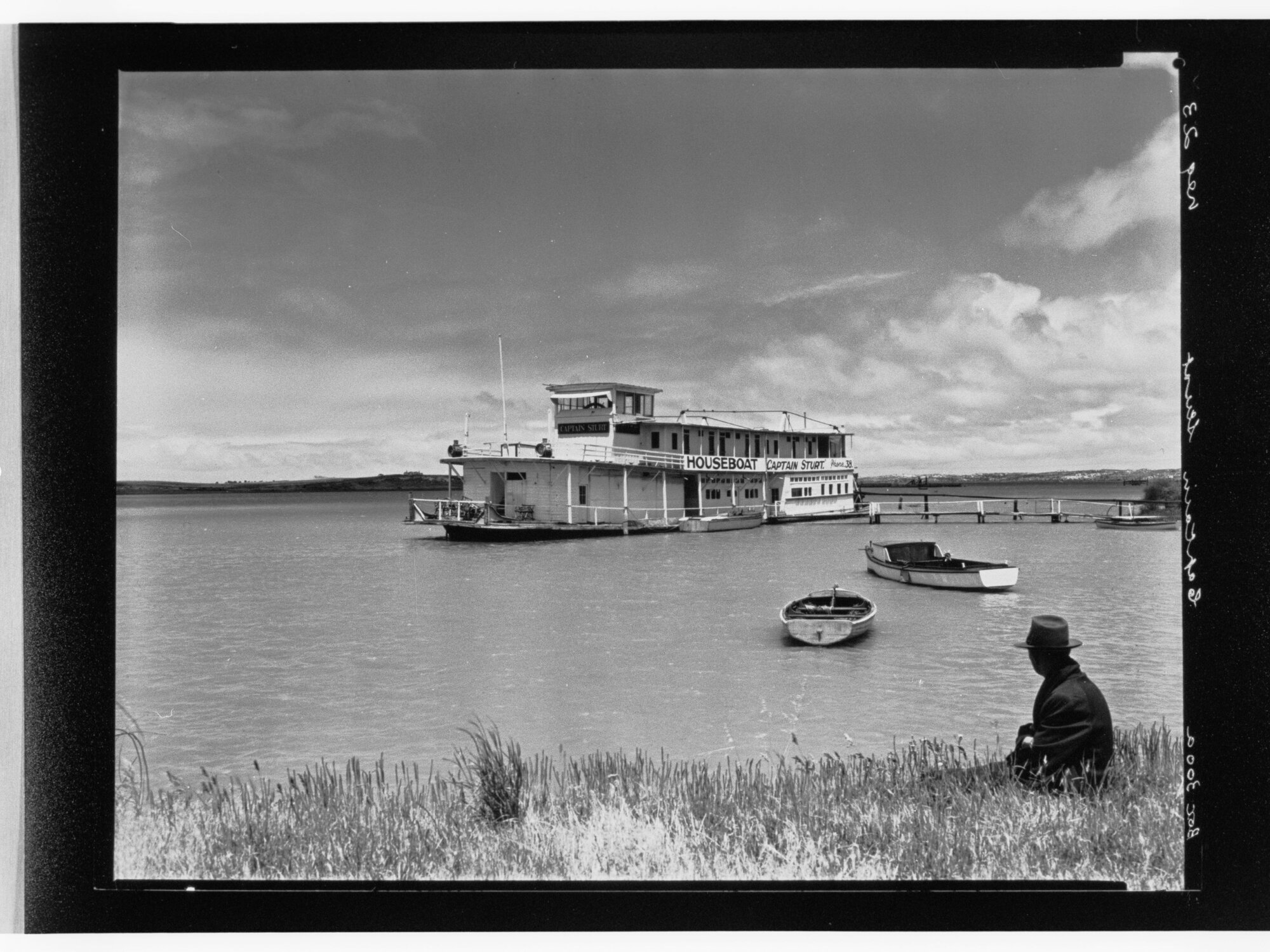 Captain Sturt Houseboat