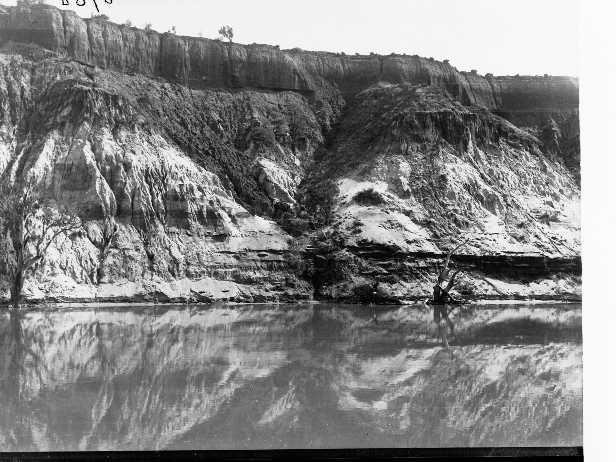 Cliffs, River Murray, near Morgan