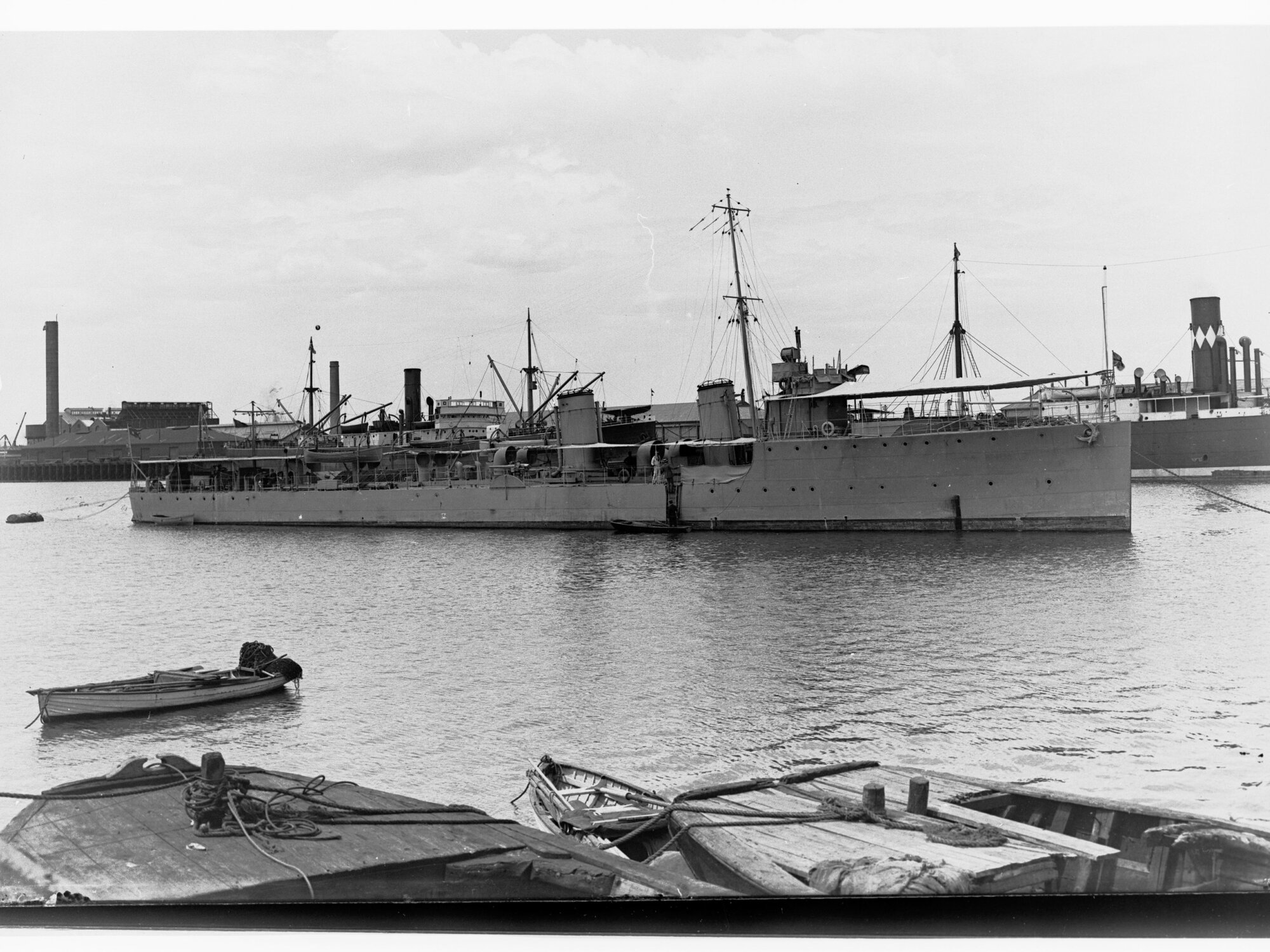 Destroyer "HMAS Parramatta" berthed at Port Adelaide