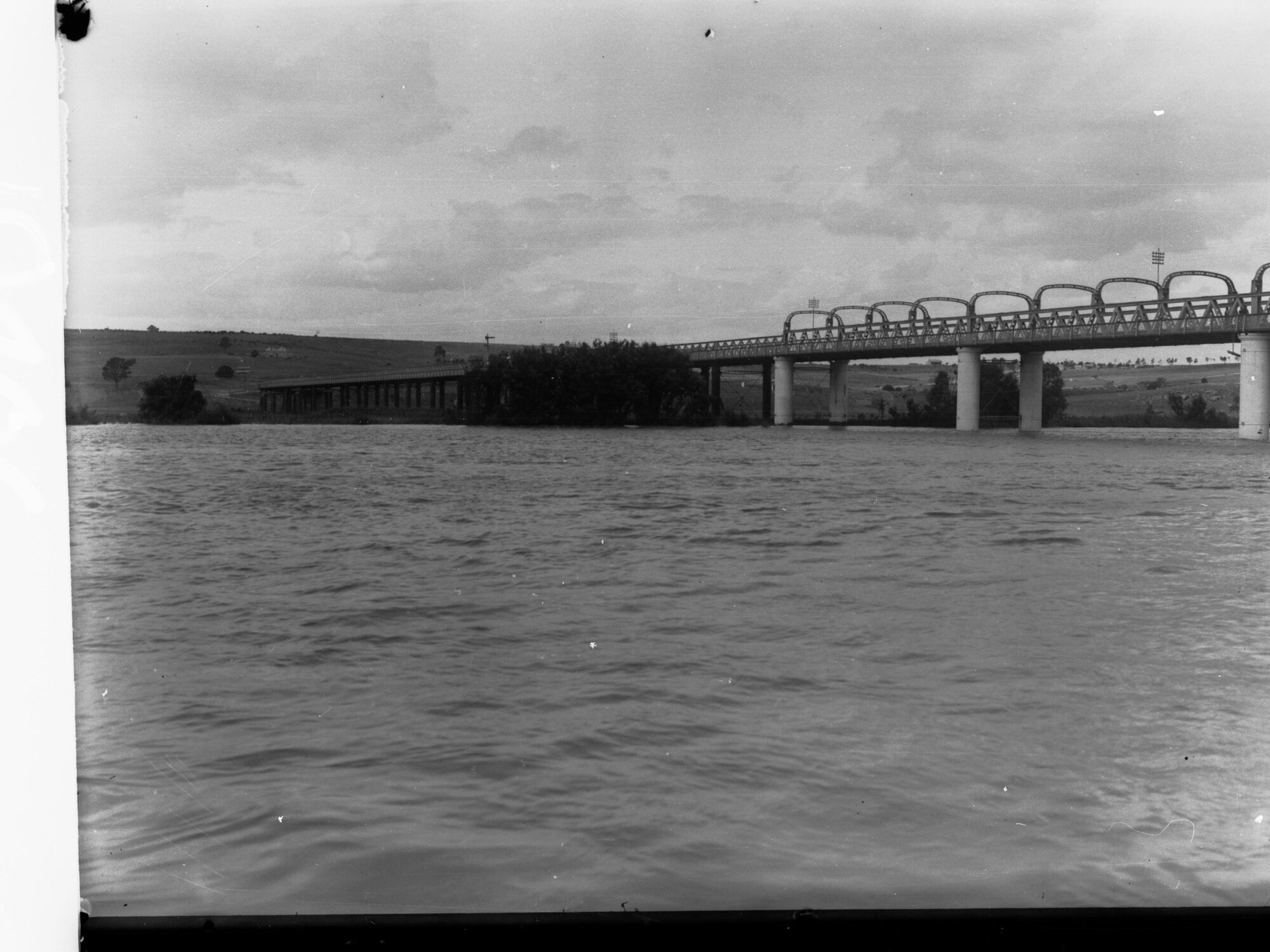 Murray Bridge from Bridgeport Hotel