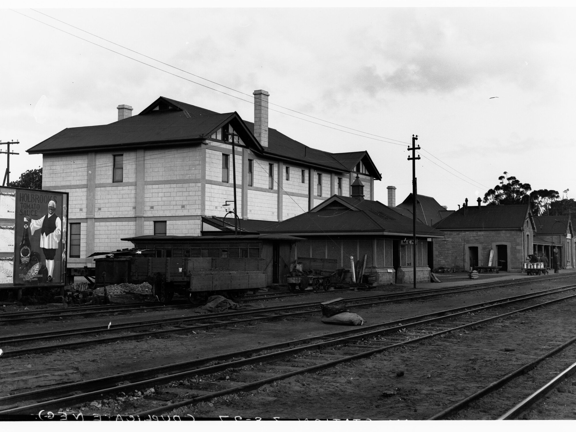 Gladstone Railway Station